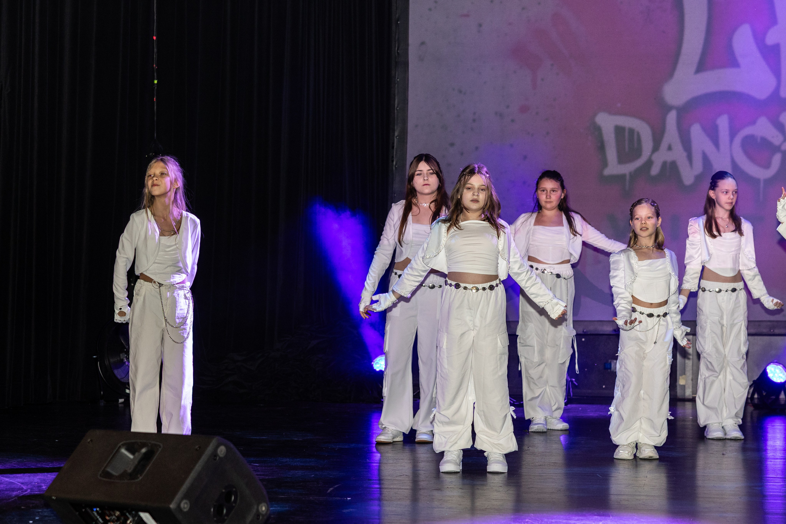 LEO DANCE SHOW WINTER 2025. Семейный и детский фотограф в Варшаве Мила Бобровская