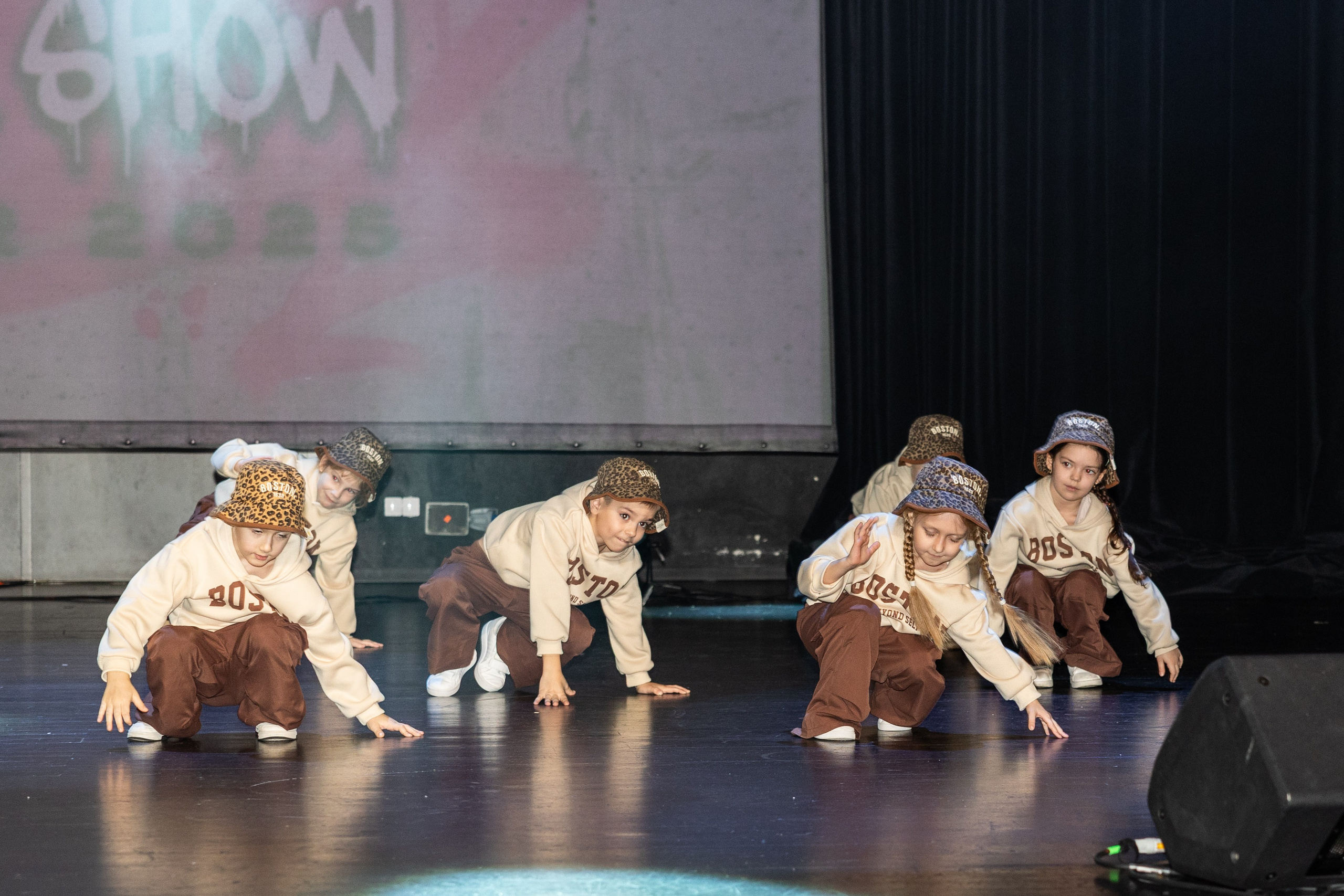 LEO DANCE SHOW WINTER 2025. Семейный и детский фотограф в Варшаве Мила Бобровская