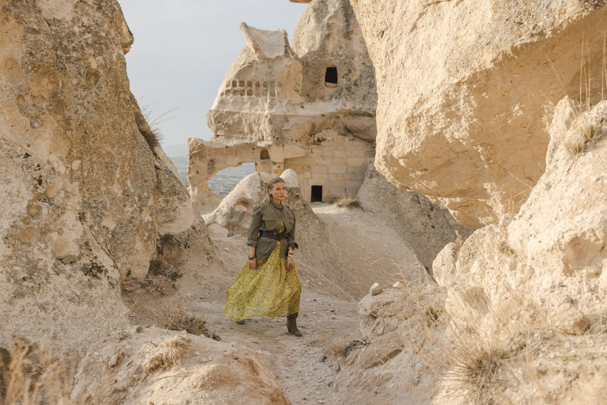 Photoshoot at Uçhisar Castle in Cappadocia. Julia Ganch I Fashion Wedding Photography I Cappadocia Turkey