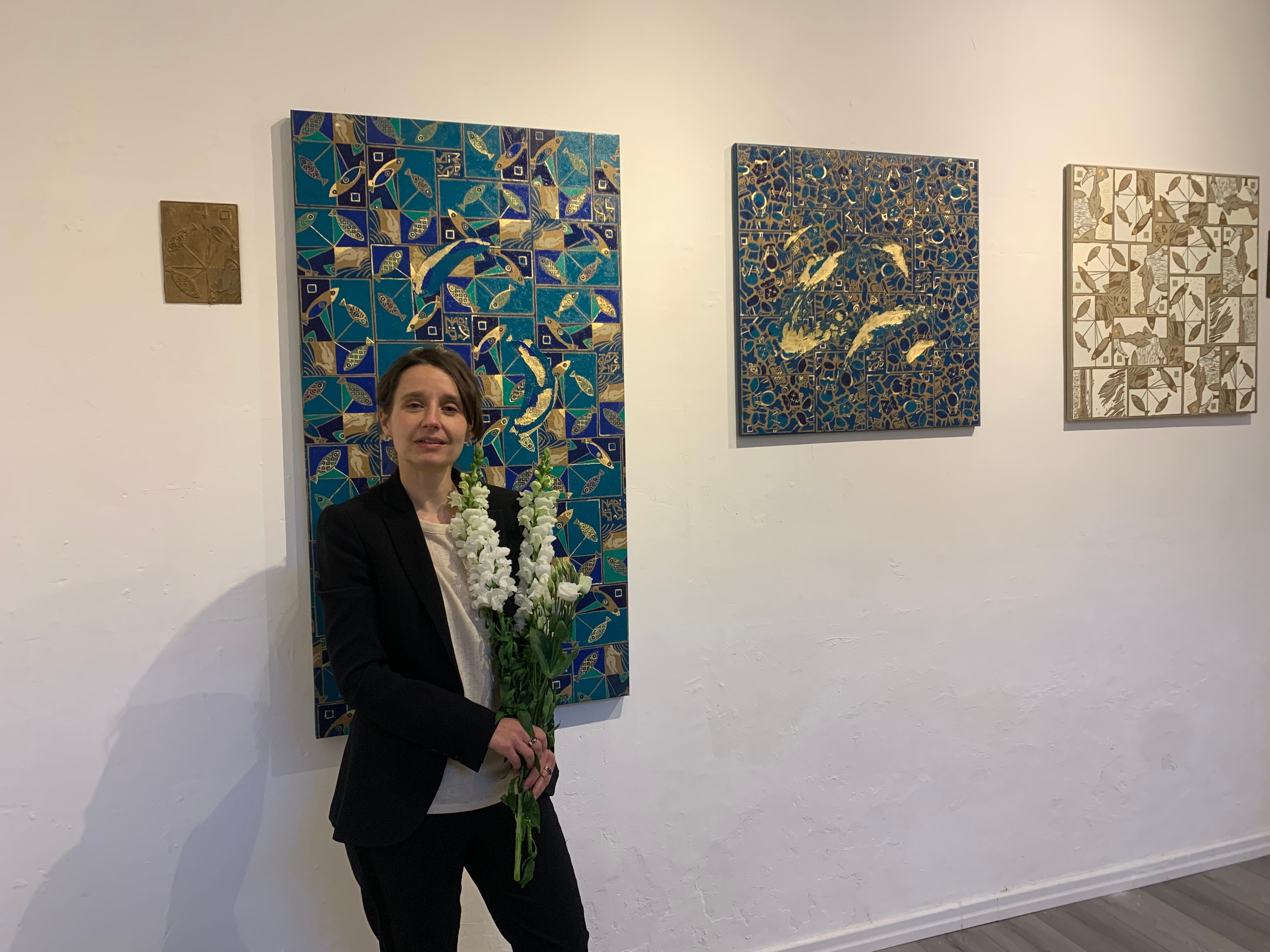 «Fish O ‘Clock» Tecnica mista, stampa su tela, ricamo su tela, olio su tela 70×130 cm. Nadia Kuprina. Artist