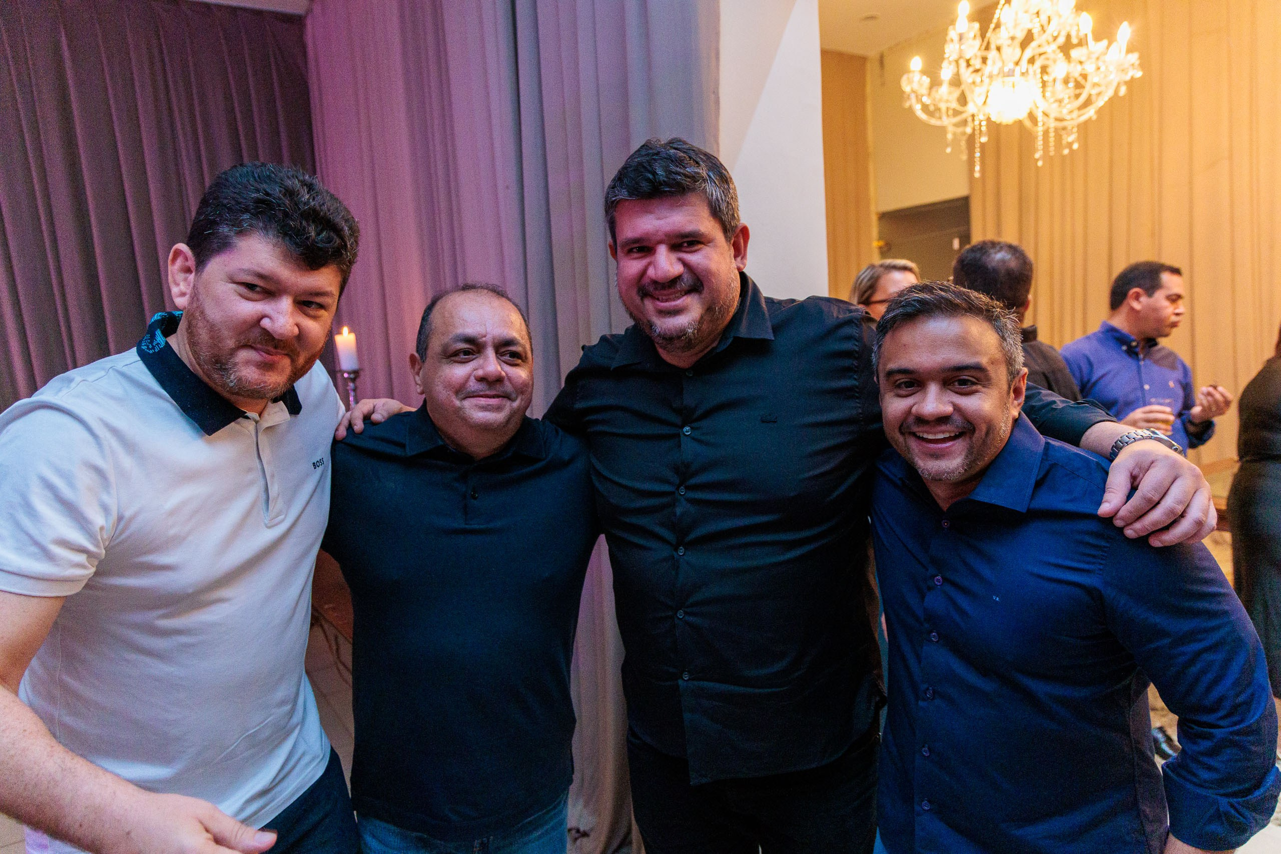 Festa de aniversário adulto, com show ao vivo em ambiente perfeito para festas