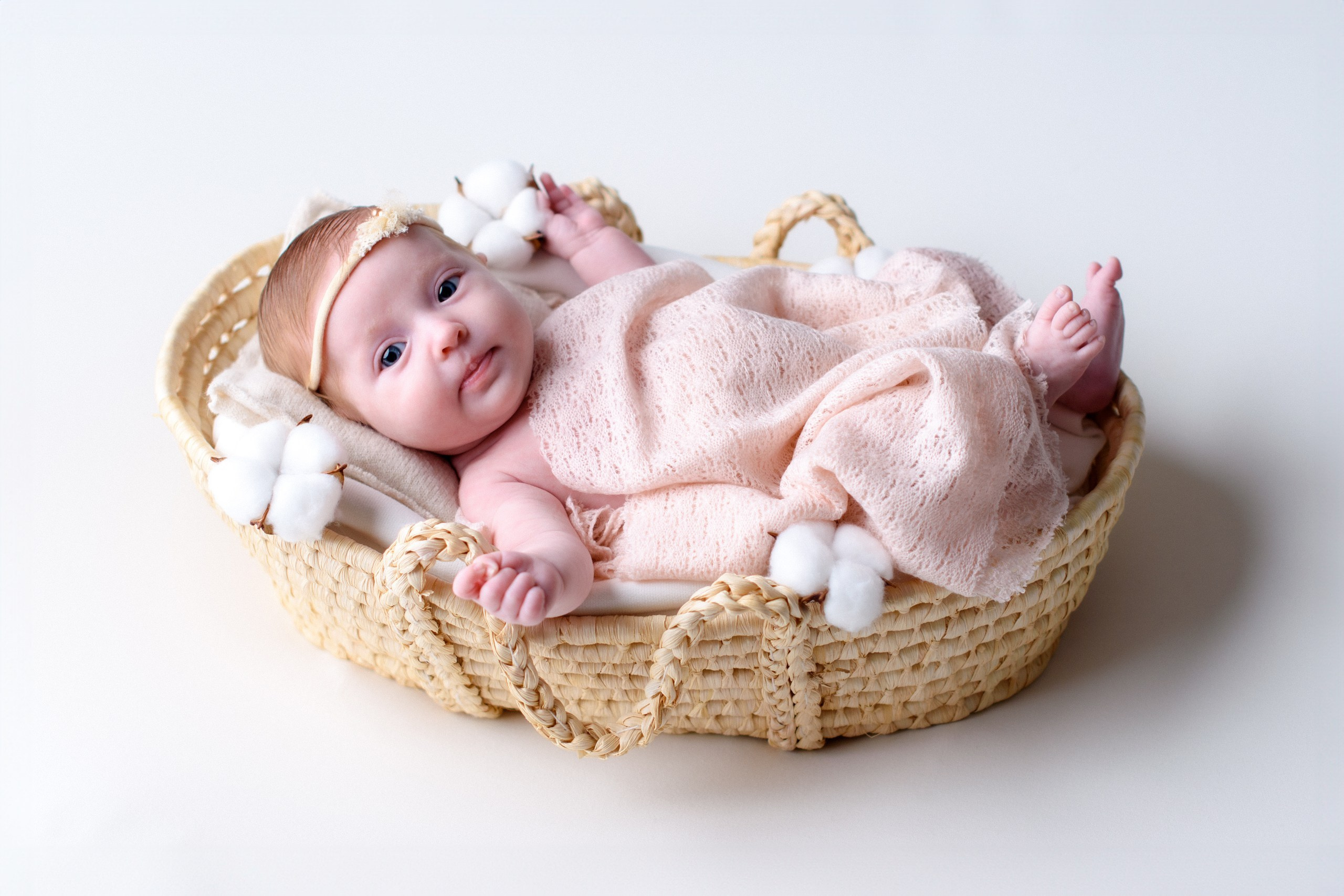 Nouveau-né. Photographe grossesse et nouveau-né a La Ciotat