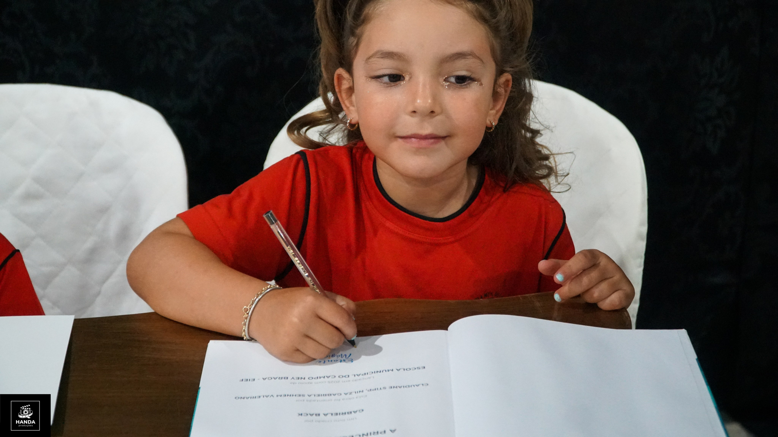 Noite autógrafos colégio Aurélio Buarque de Holanda. Handa Produções