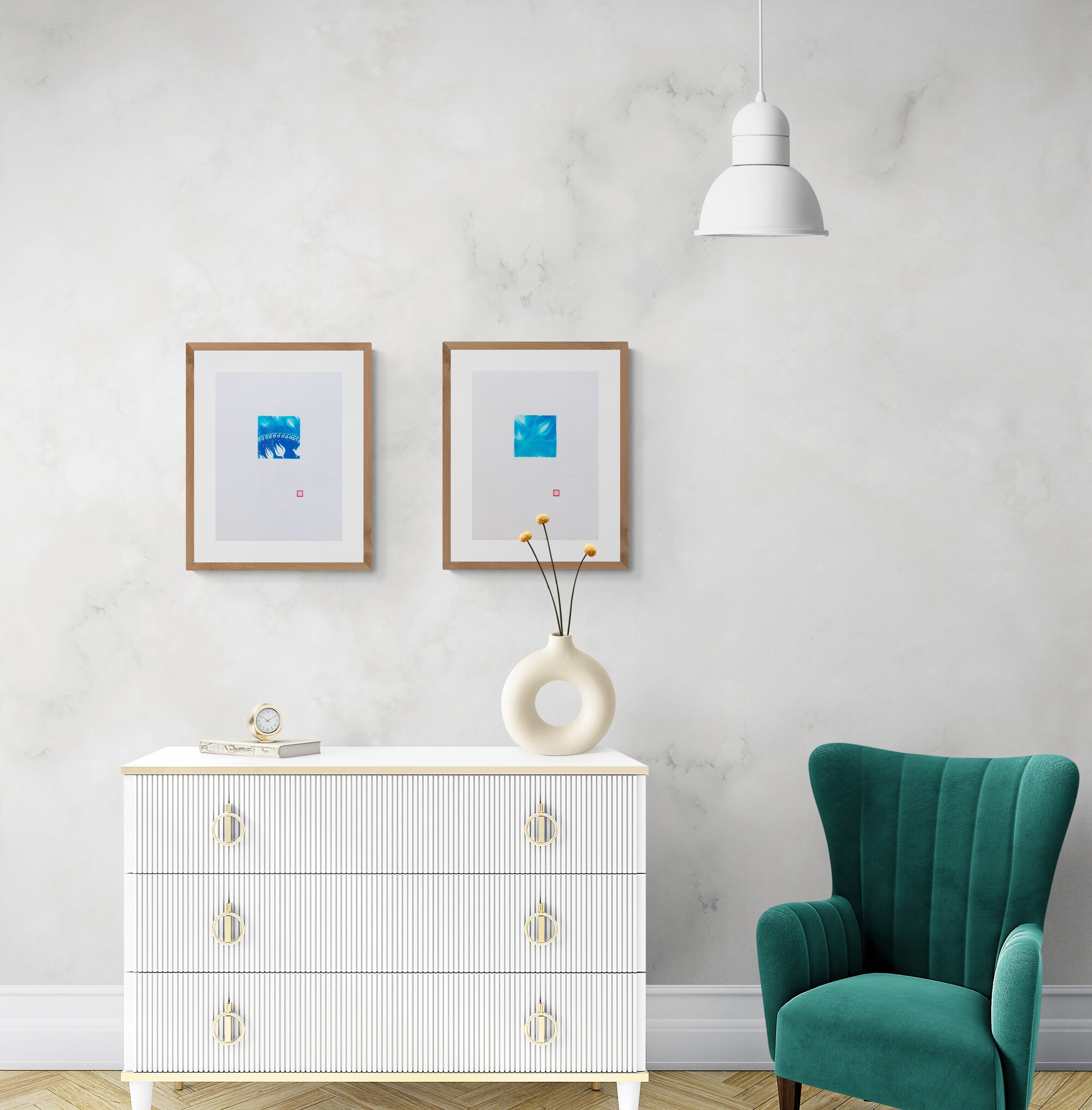 Stampa digitale decorativa in bianco e blu, immagine floreale stilizzata ispirata alla piastrella ceramica dipinta a mano, ideale per l’arredo di interni contemporanei.