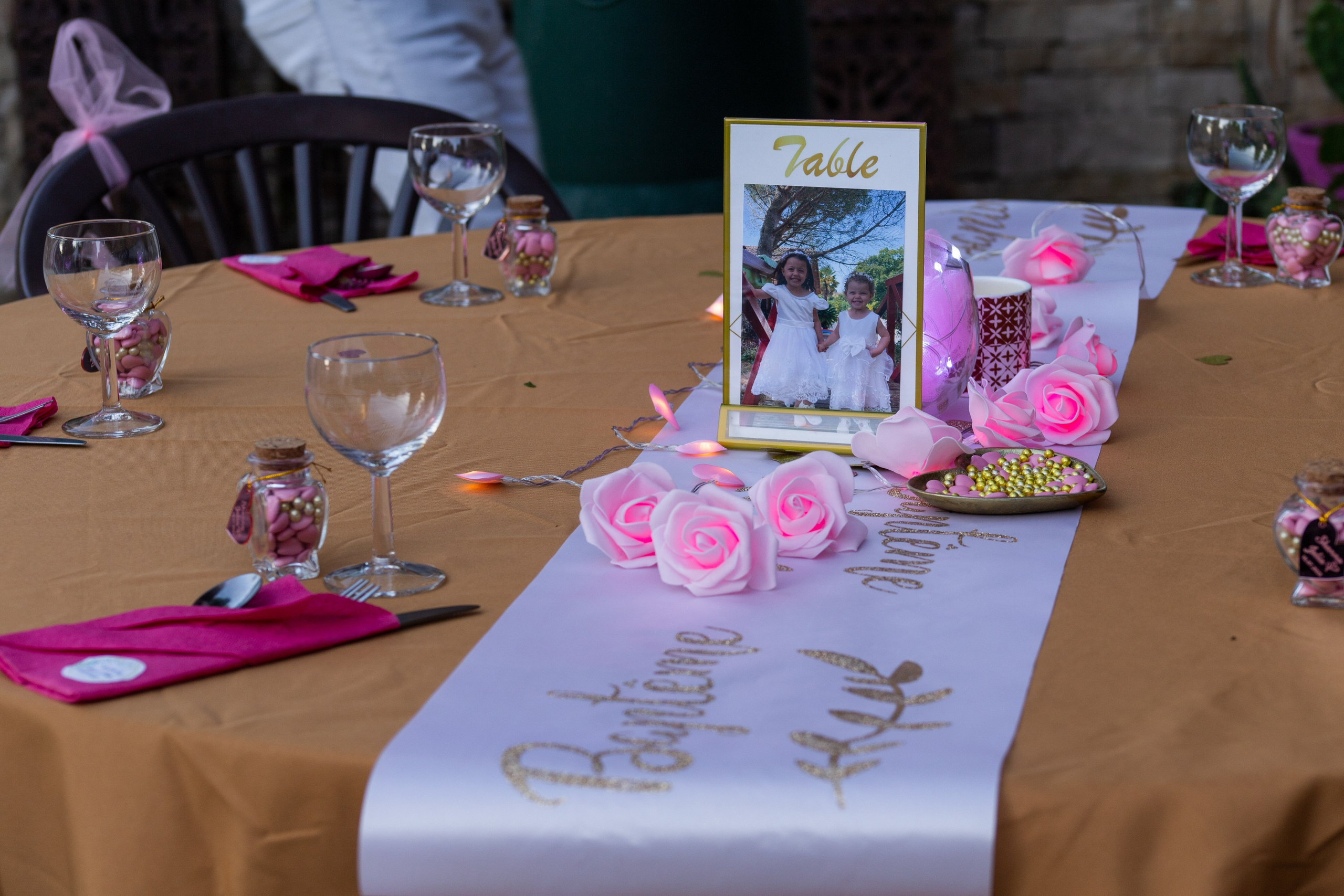 Julia et Shanna | Baptême. Studio photo « Partage ton bonheur » – Photographe famille près de Châtellerault, Poitiers et Tours