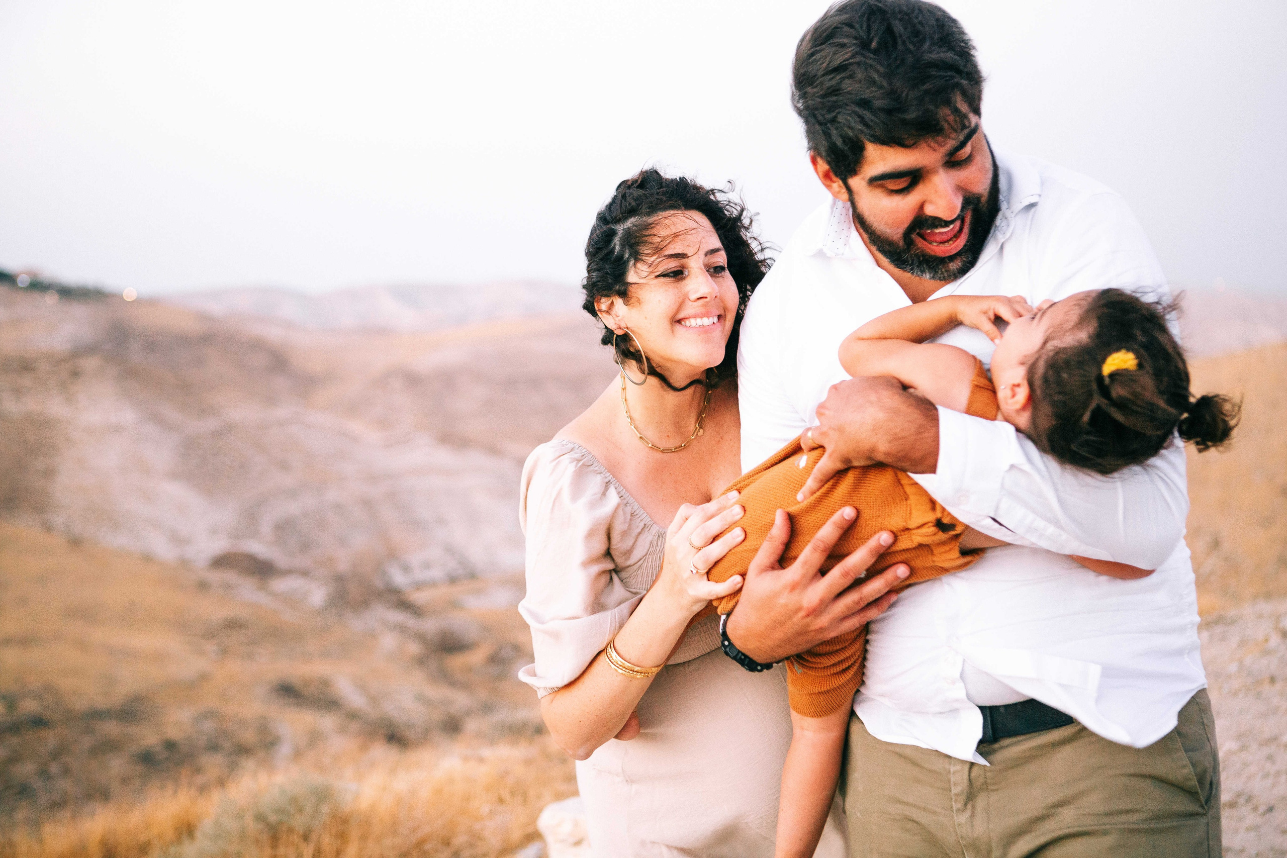 PREGNANT PHOTOSESSION IN THE DESERT. PHOTOGRAPHER IN ISRAEL