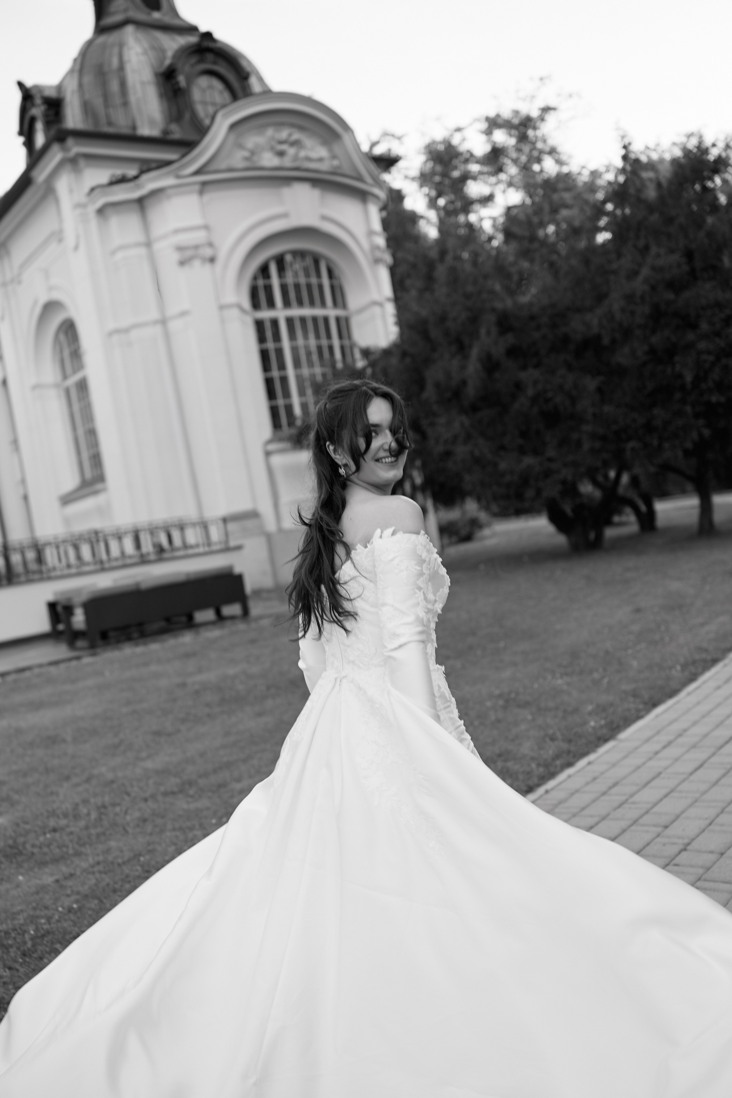Wiktoria & Kacper. Pałac Goetz. Fotograf ślubny i rodzinny w Krakowie Yana Klymova