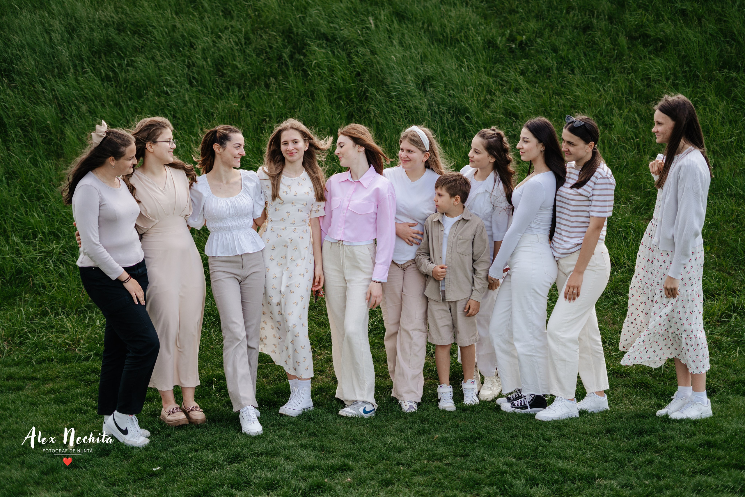 Aniversare în parc. Foto-Video Nunta Iasi, Suceava, Bucuresti / Disponibilitate 2025 — 2026 — 2027