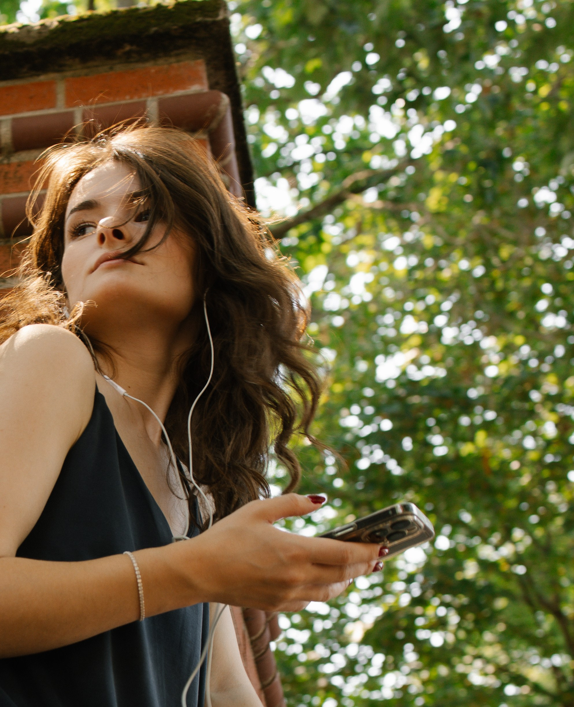 In the Quiet of City Chaos. Family photographer Oregon — Washington