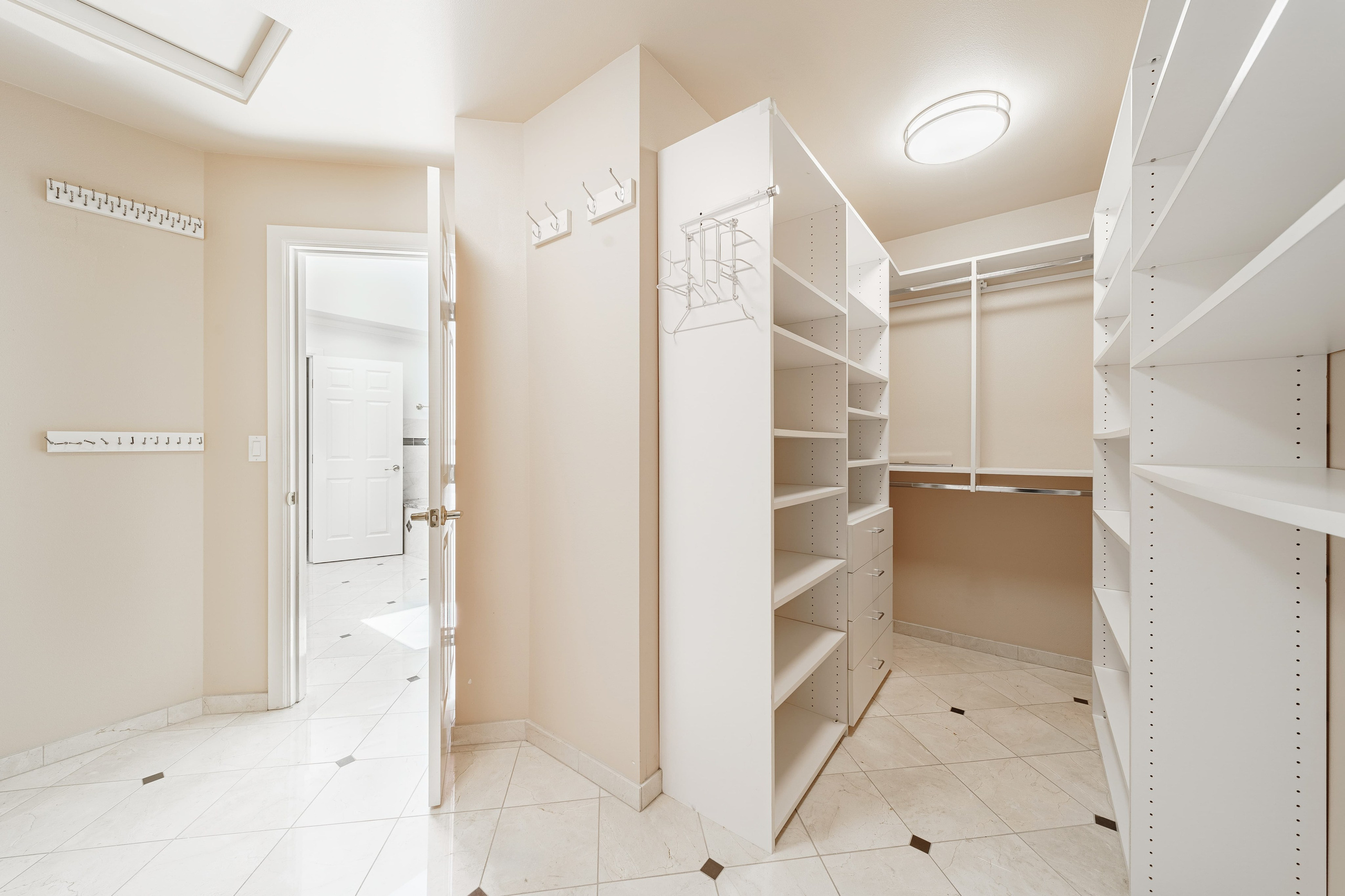 Real Estate photography. Washington state. EVAN ARISTOV WEDDING PHOTOGRAPHY — Seattle Wedding Photographer