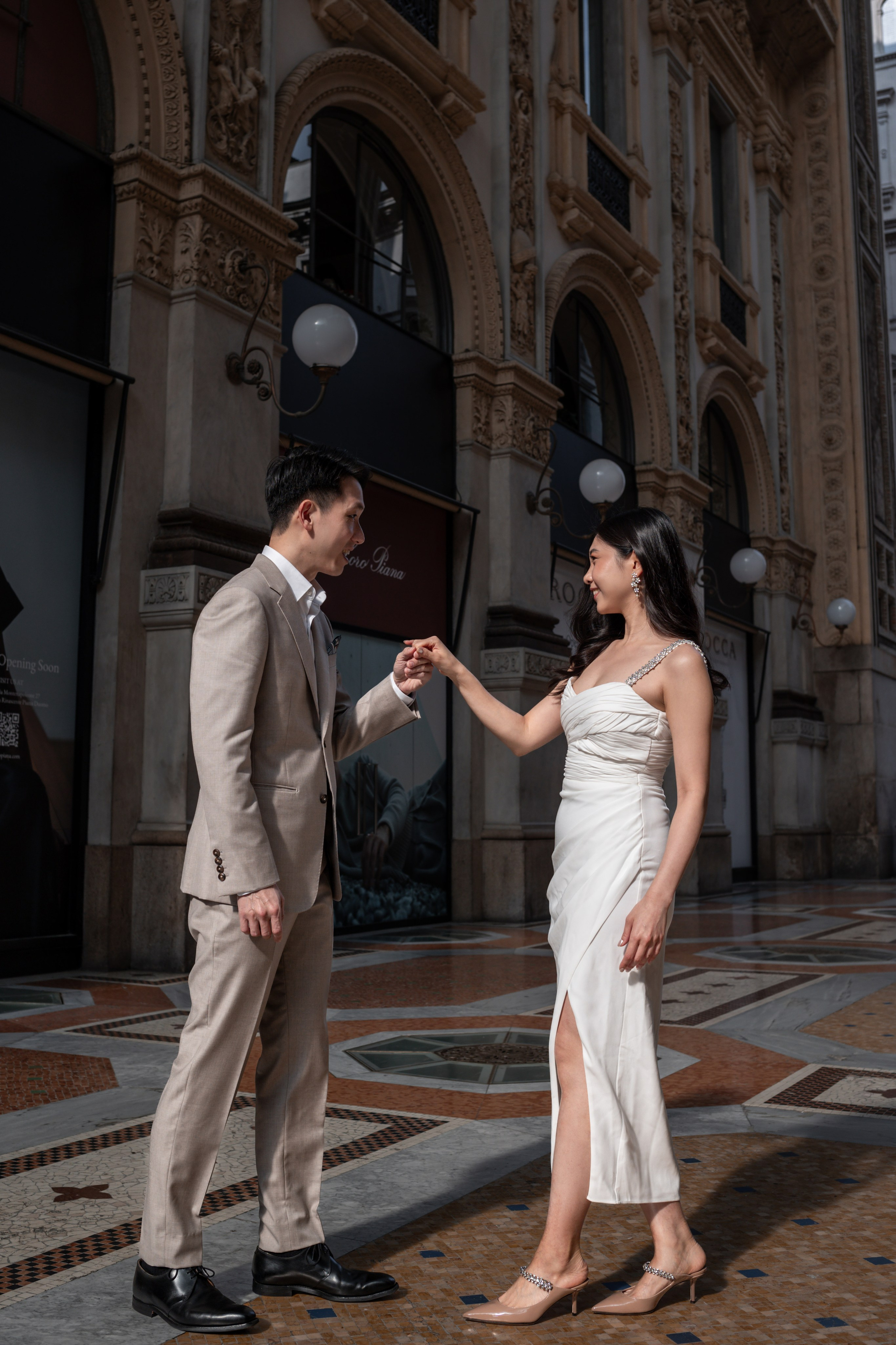 Walk in Milan. Photographer in Milan |Mila Pro Photo