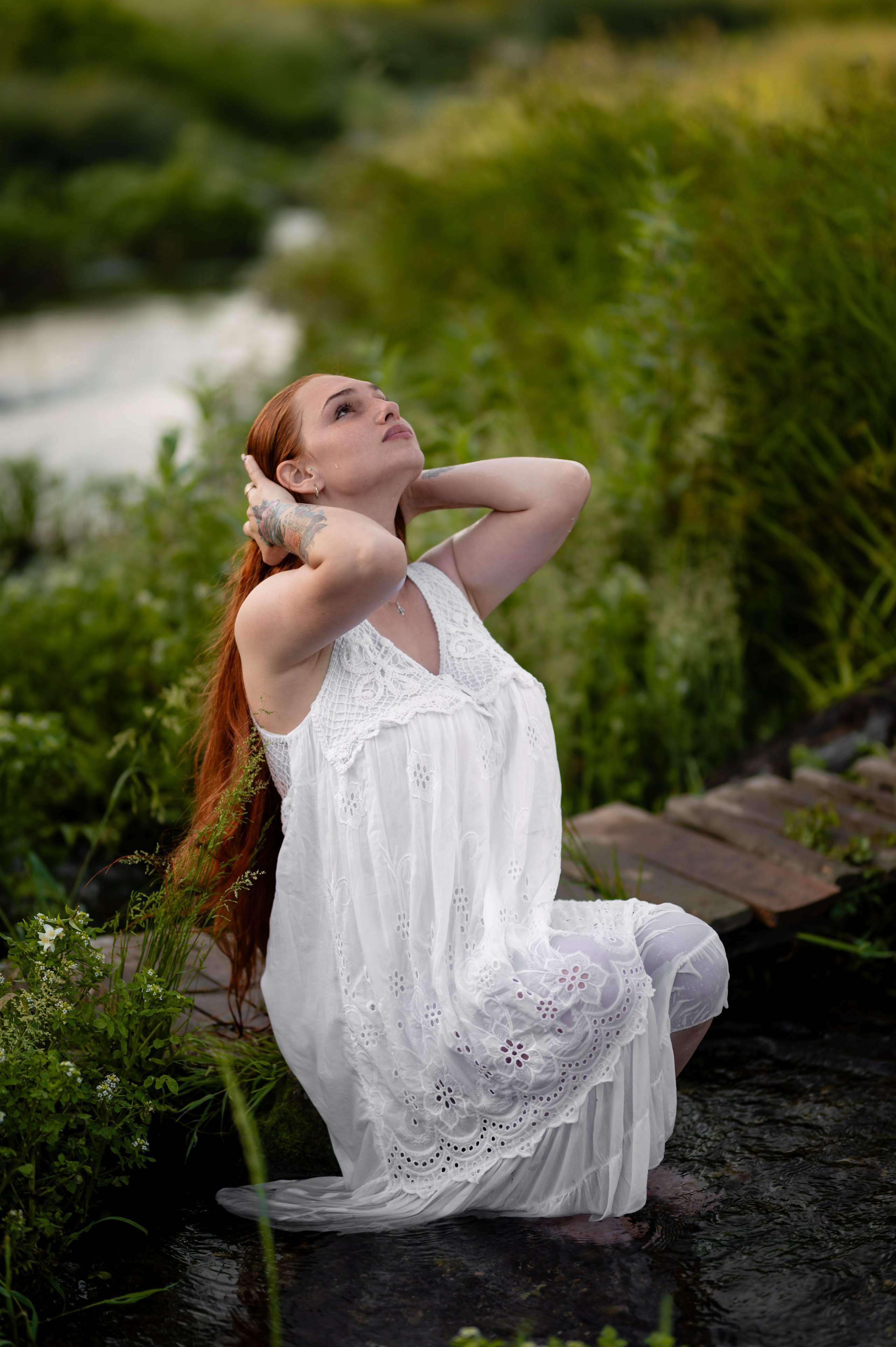 Poveste pe mal de râu. Home