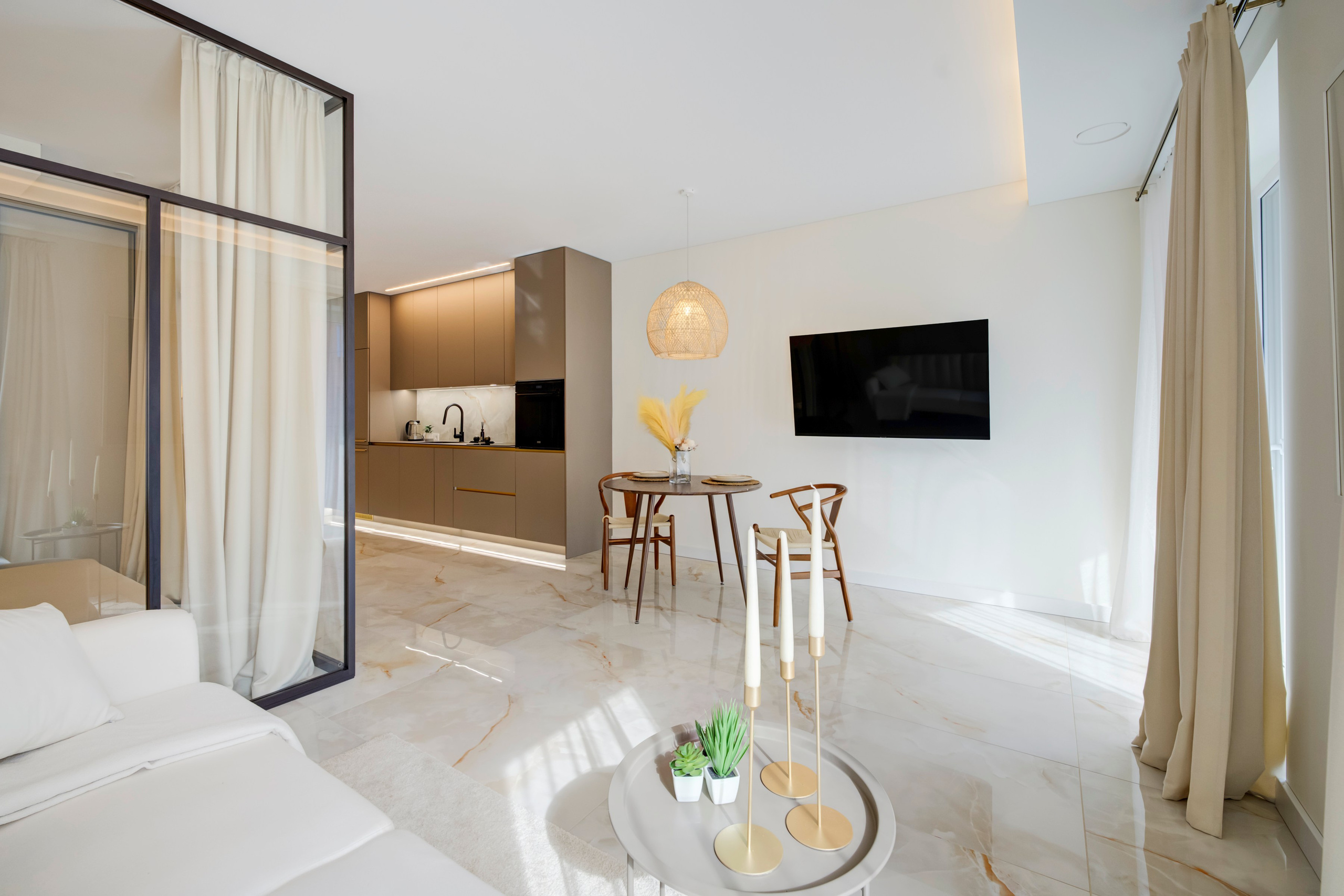 Eigulių g. 7 didelis 1 k. butas su pertvarą. Elina Sapiega fotografė Vilniuje