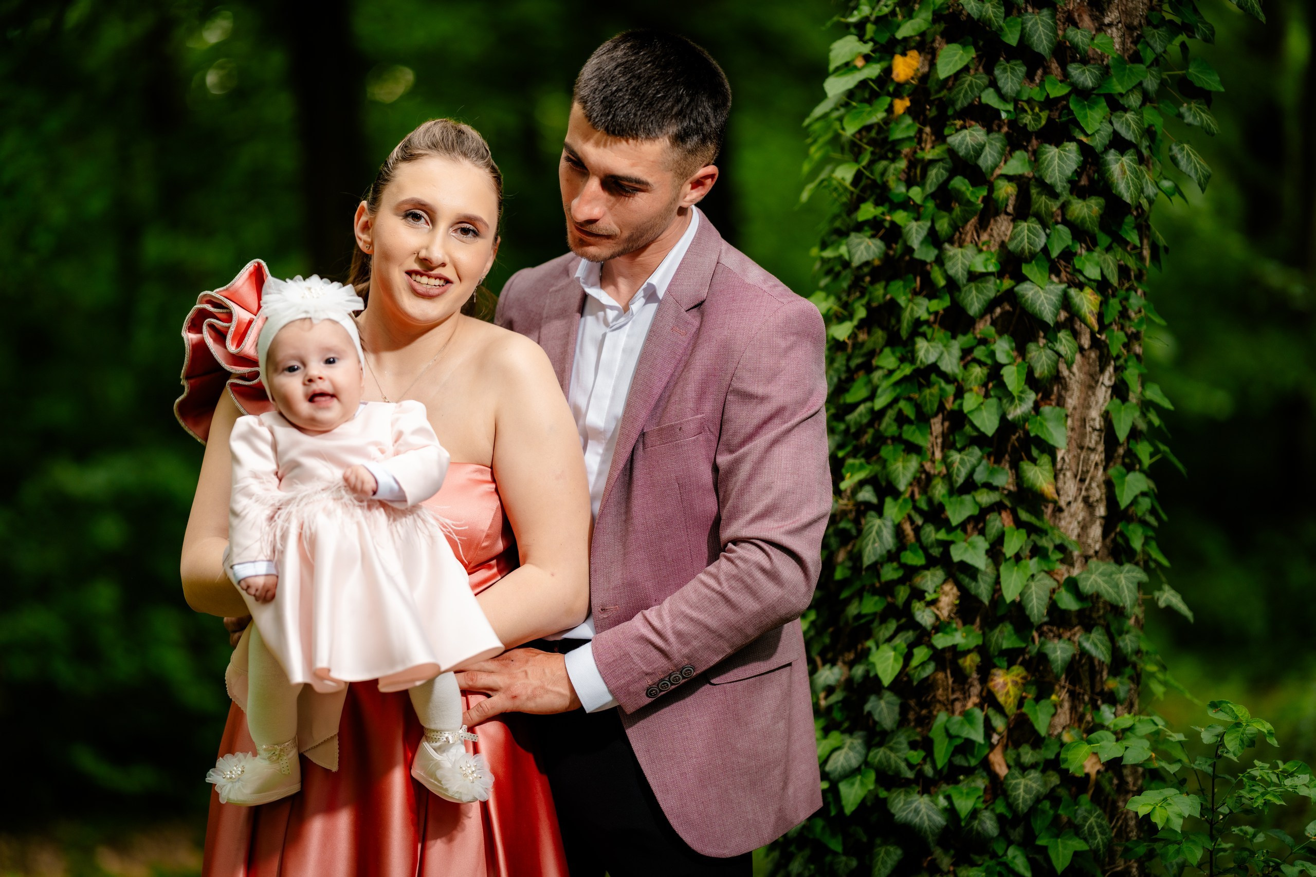 fotograf botez Miruna Parascheva, fotografie botez Botoșani, fotograf Alin Chirilă, amintiri botez, fotografii botez, botez Miruna Parascheva, fotograf copii, fotografie botez în Botoșani-alt="botez Miruna Parascheva, fotografie botez Alin Chirilă, amintiri botez, fotografii emoționante botez Botoșani"-- fotografii-botez-bebelus- amintiri-botez-micuț- moment-sfânt-crestinare- fotografie-emotionanta-botez- detalii-botez-bebelusi- parinti-fericiti-la-botez- fotograf-botez-profesionist- botez-in-biserica-ortodoxa- micuț-botezat-cu-emoție- zâmbete-și-lacrimi-la-botez- bebeluș-la-cristelniță- decor-botez-colorat- botez-cu-dragoste-și-credință- emotie-pura-la-botez- fotograf-botez-botosani- botez-iasi-suceava-fotograf- amintiri-nepretuite-botez