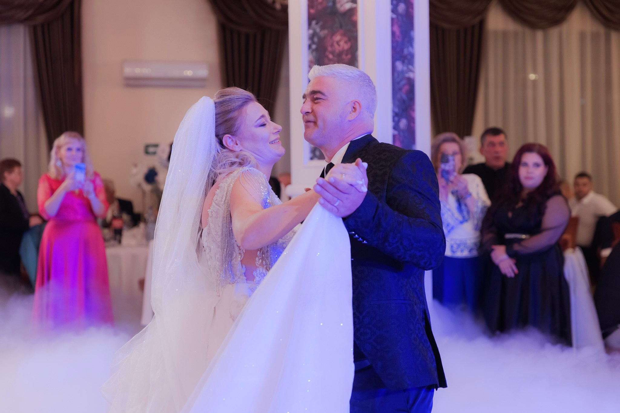 Mihai & Oana. Servicii foto-video profesionale, pentru momente de neuitat