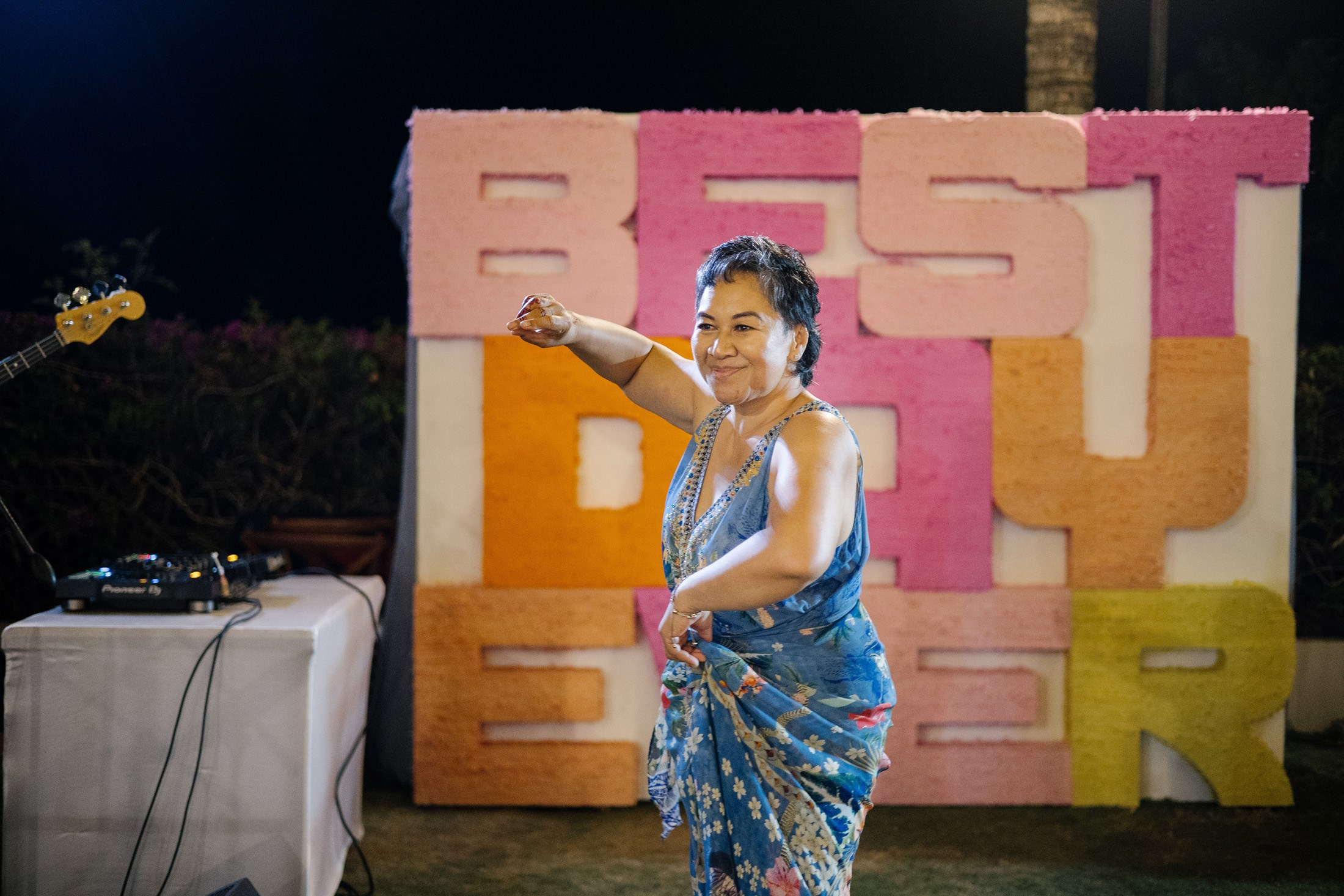 Big funny wedding with guests in paradise Bali island. Get.it.feel — Aesthetic Photography and Videography