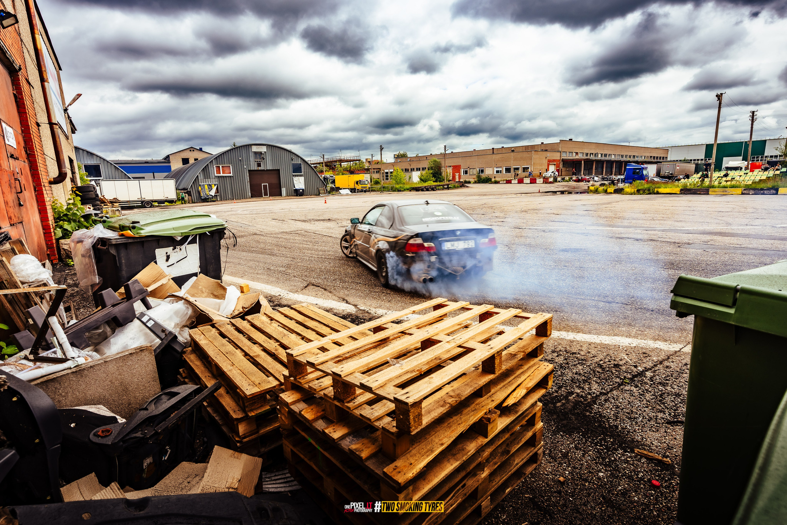 Side to Side #DRIFTDAY. OnePIXEL