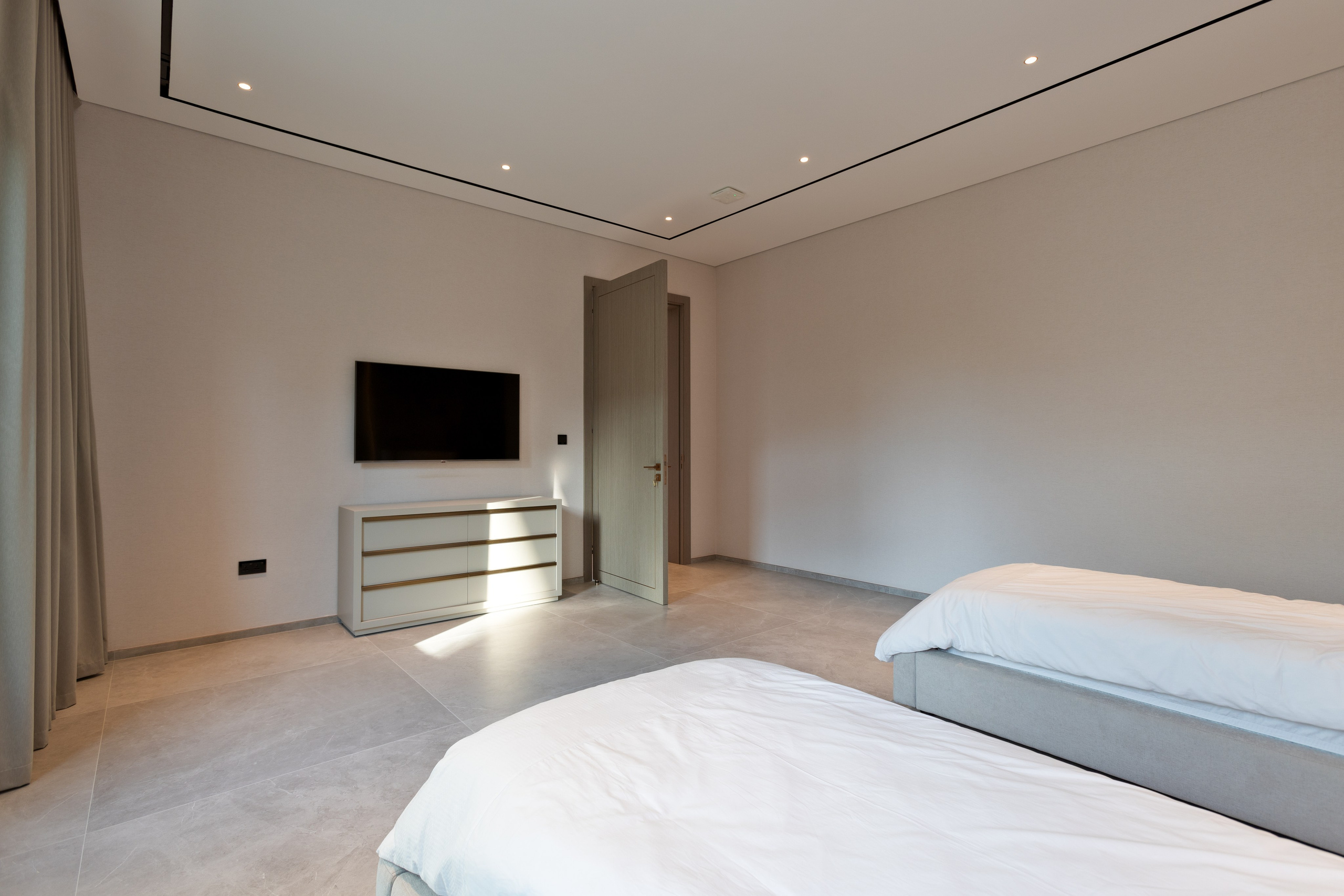 Luxury Villa — Emirates Hill. Samy Mar Boy │Portrait, Automotive and Real Estate Photographer