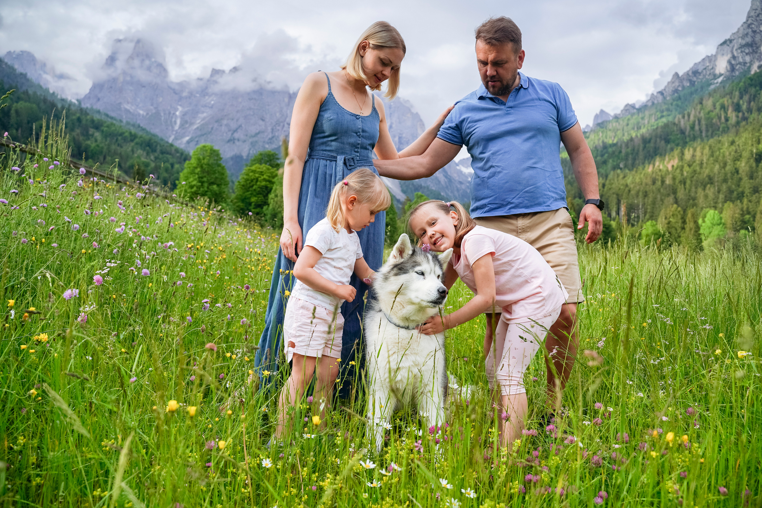 Margarita and Andrei with daughters. Nina Janeckova Fotografin und Videografin am Bodensee
