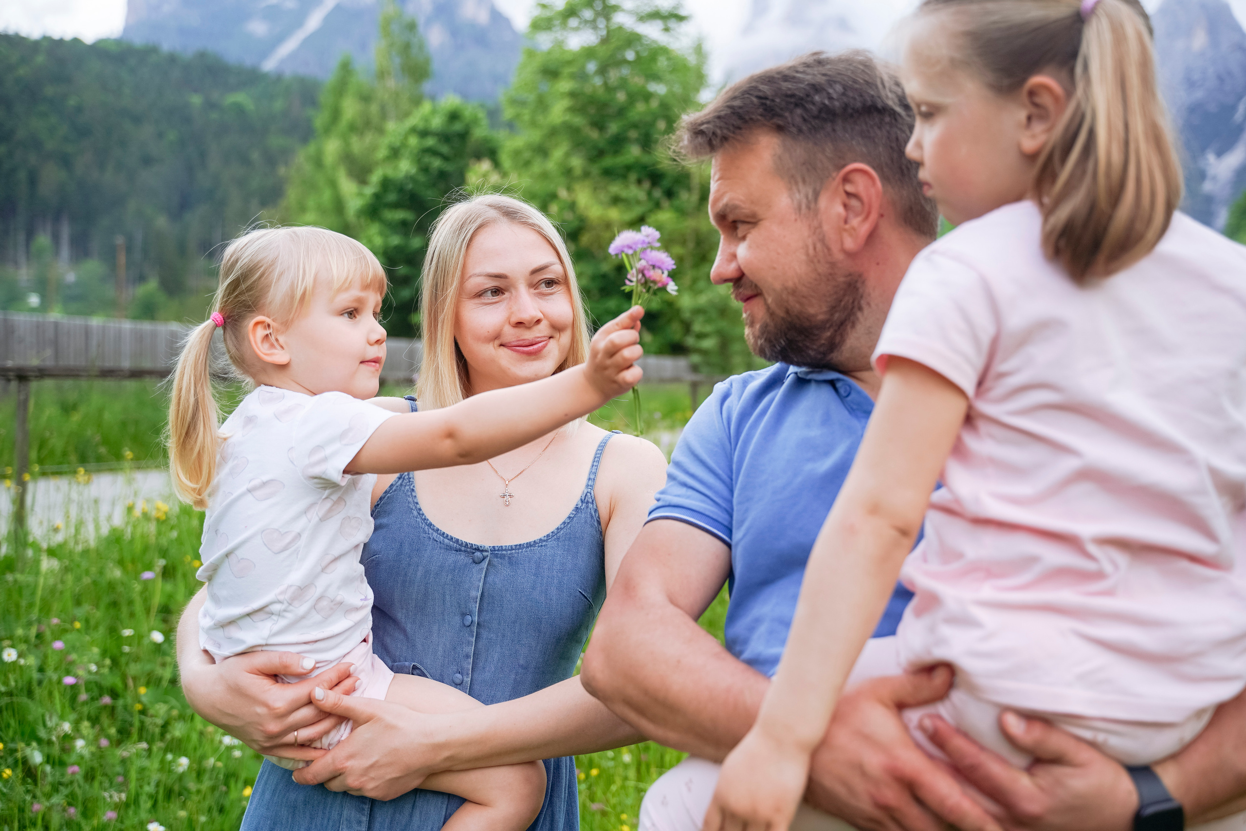 Margarita and Andrei with daughters. Nina Janeckova Fotografin und Videografin am Bodensee