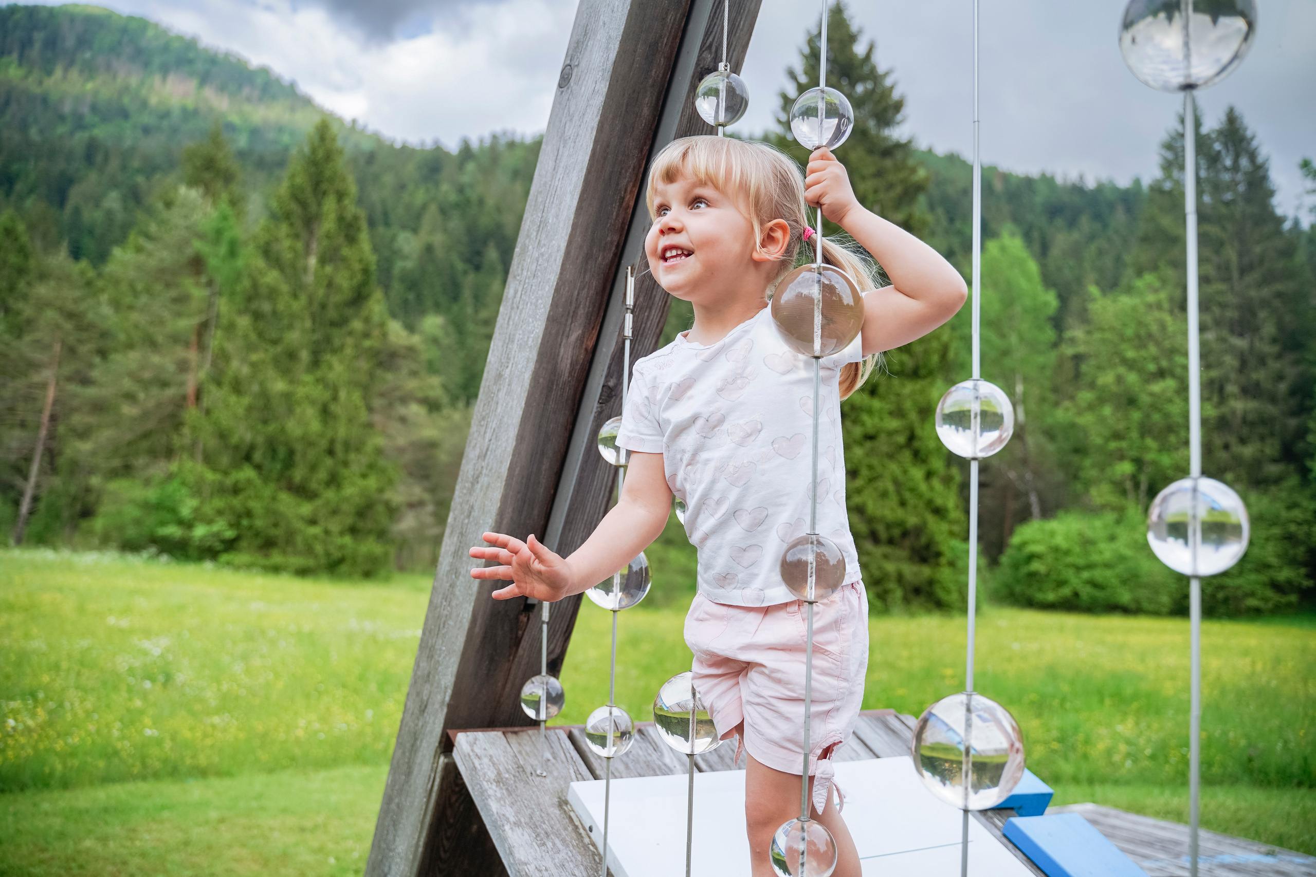 Margarita and Andrei with daughters. Nina Janeckova Fotografin und Videografin am Bodensee
