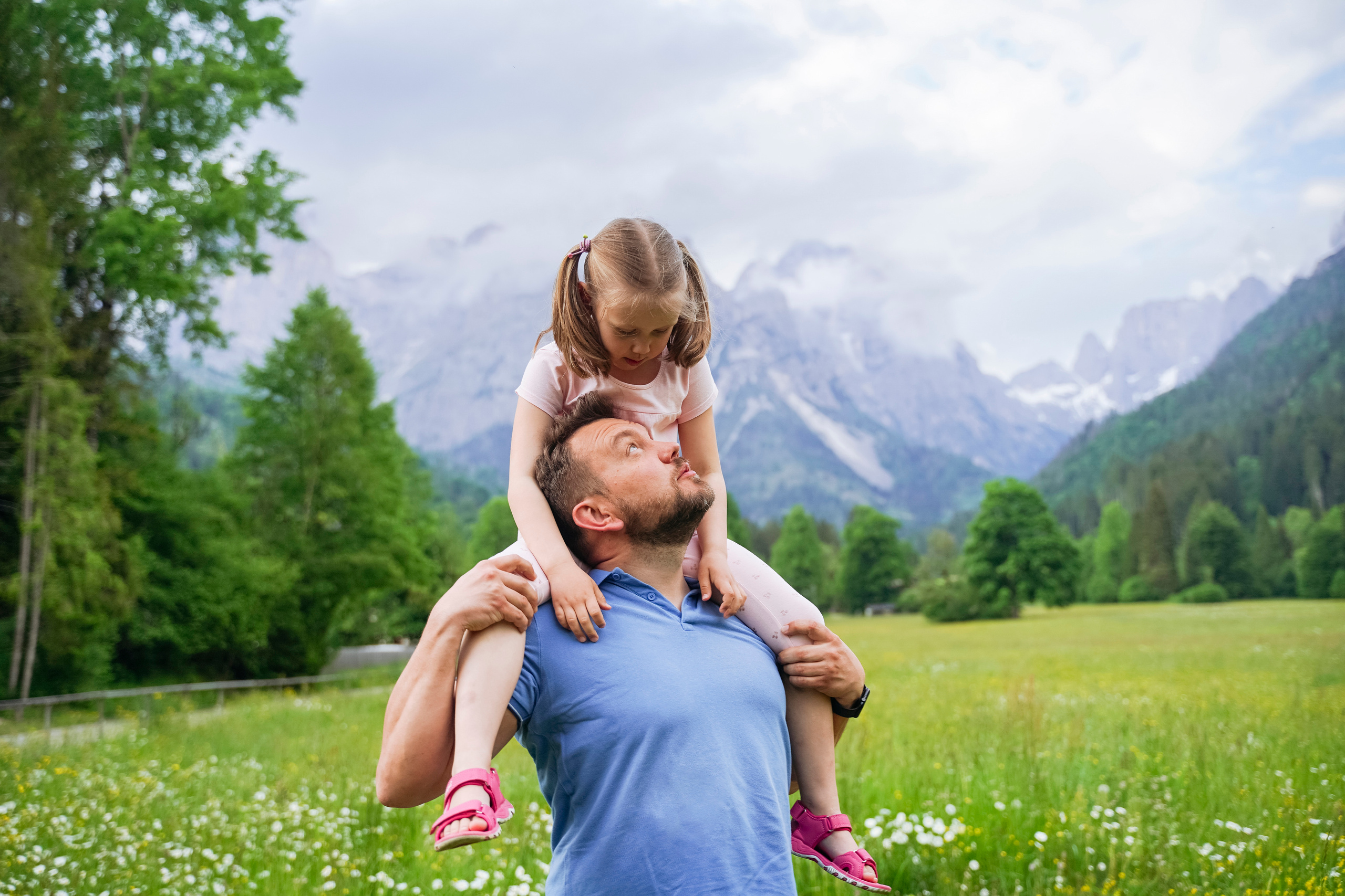Margarita and Andrei with daughters. Nina Janeckova Fotografin und Videografin am Bodensee