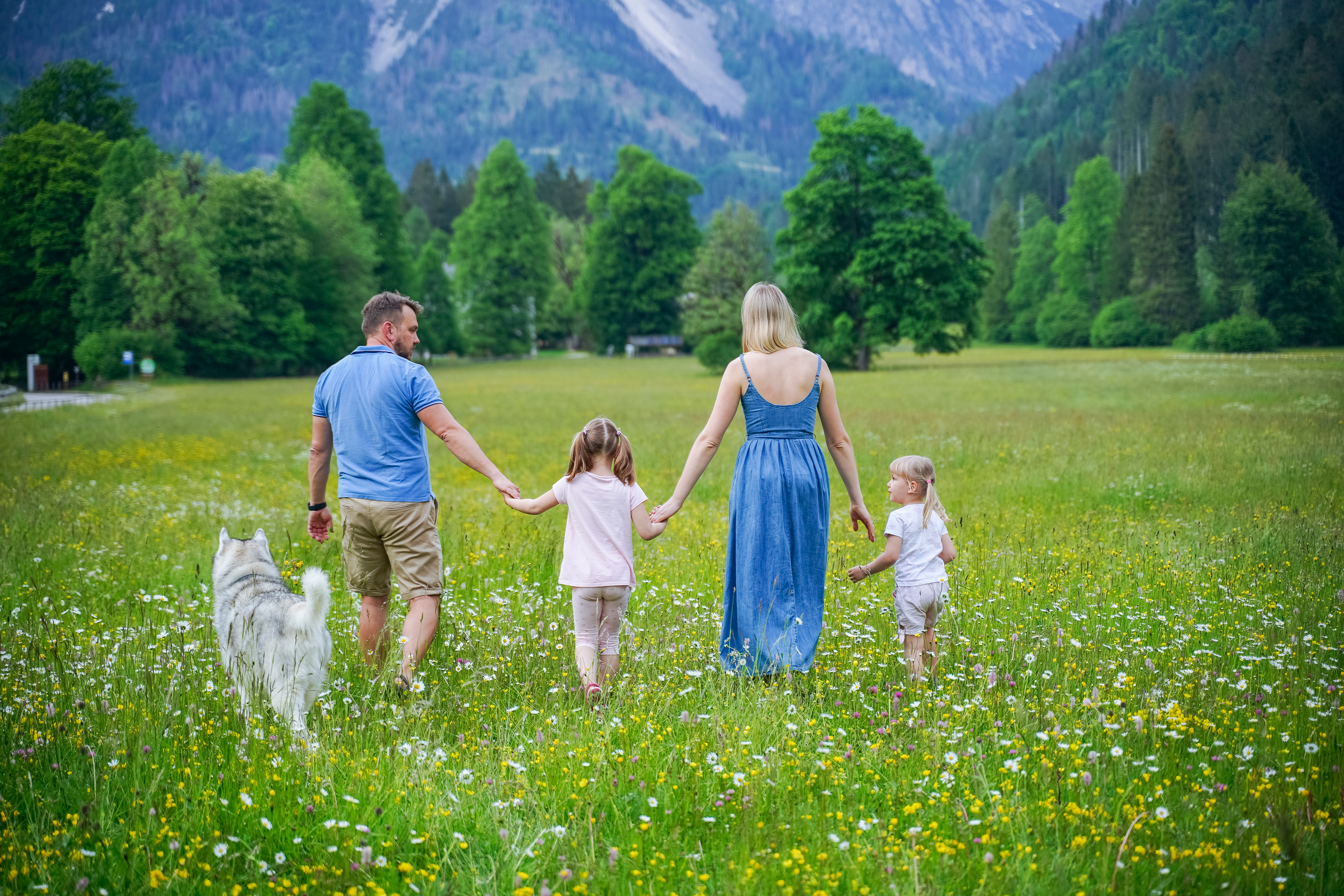 Margarita and Andrei with daughters. Nina Janeckova Fotografin und Videografin am Bodensee