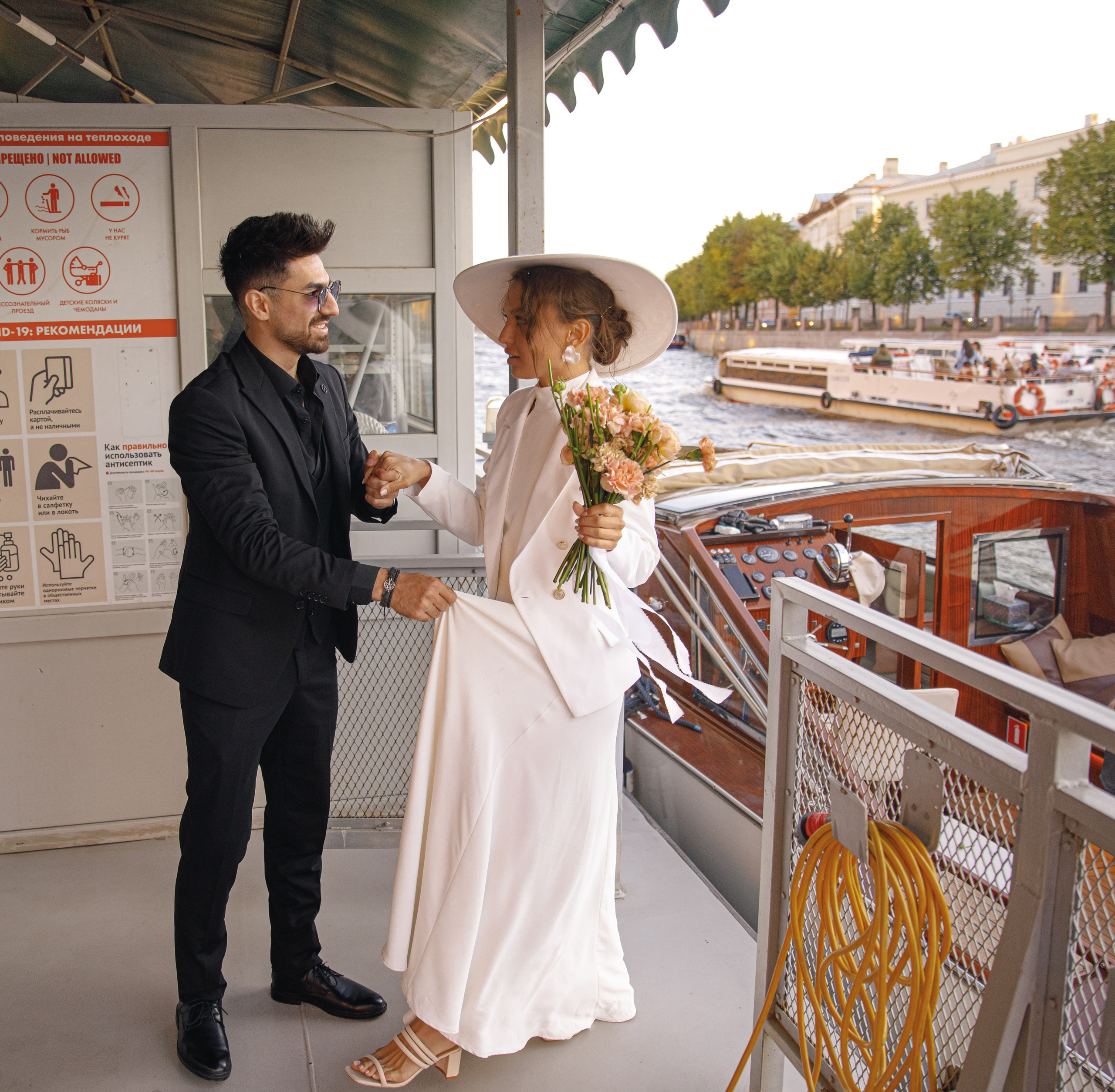 Dress Journal 1. WORLDWIDE PHOTOGRAPHER