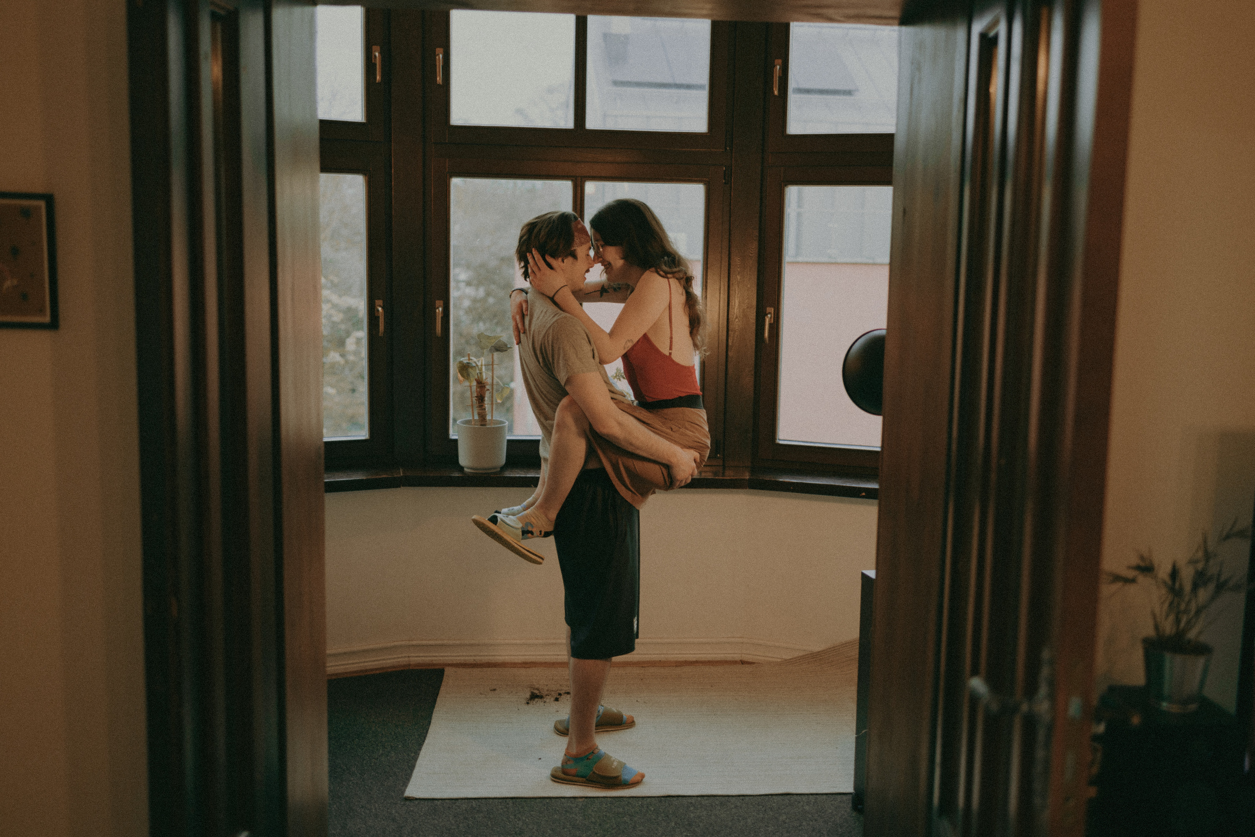 Samolot do raju: sesja miłosna dla zespołu KAST. Fo.tosia