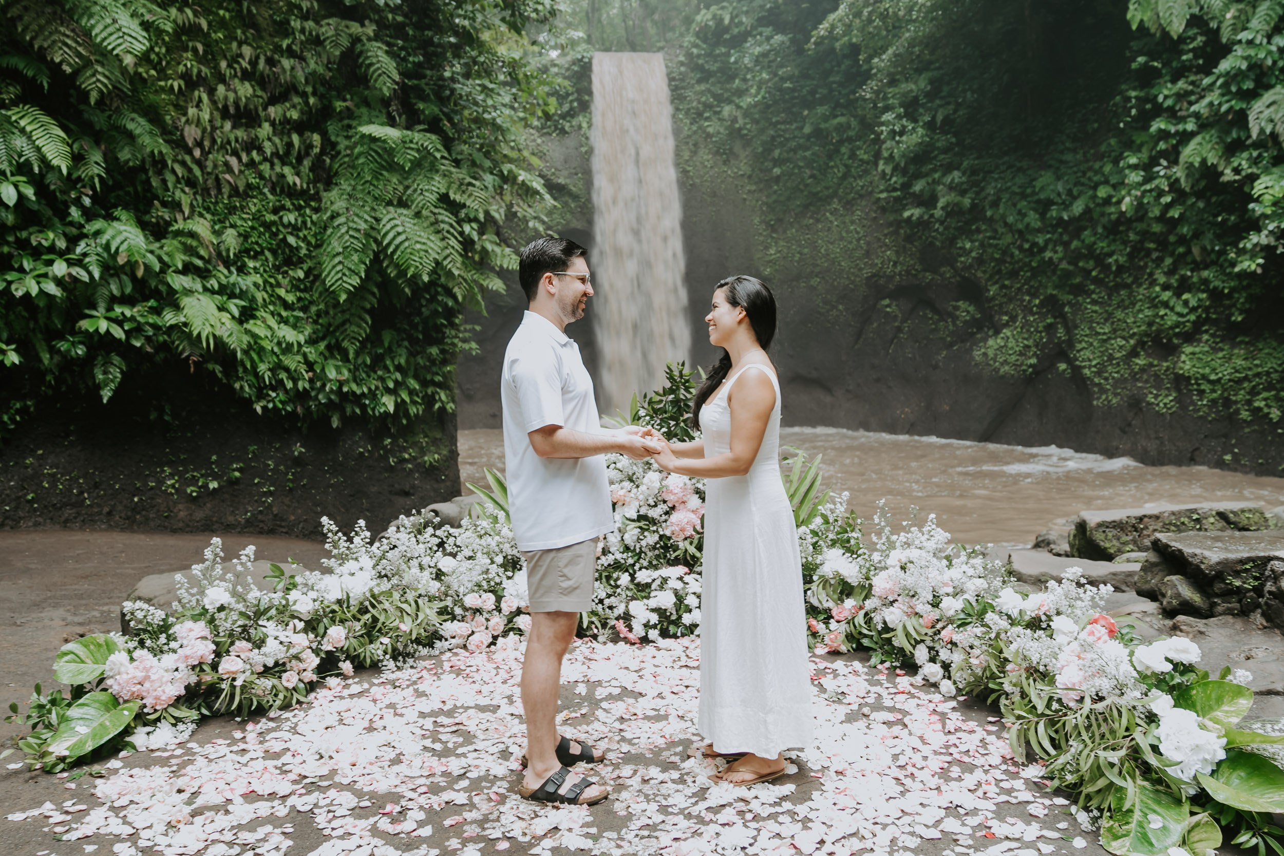 Marriage Proposal. Female Photographer in Bali