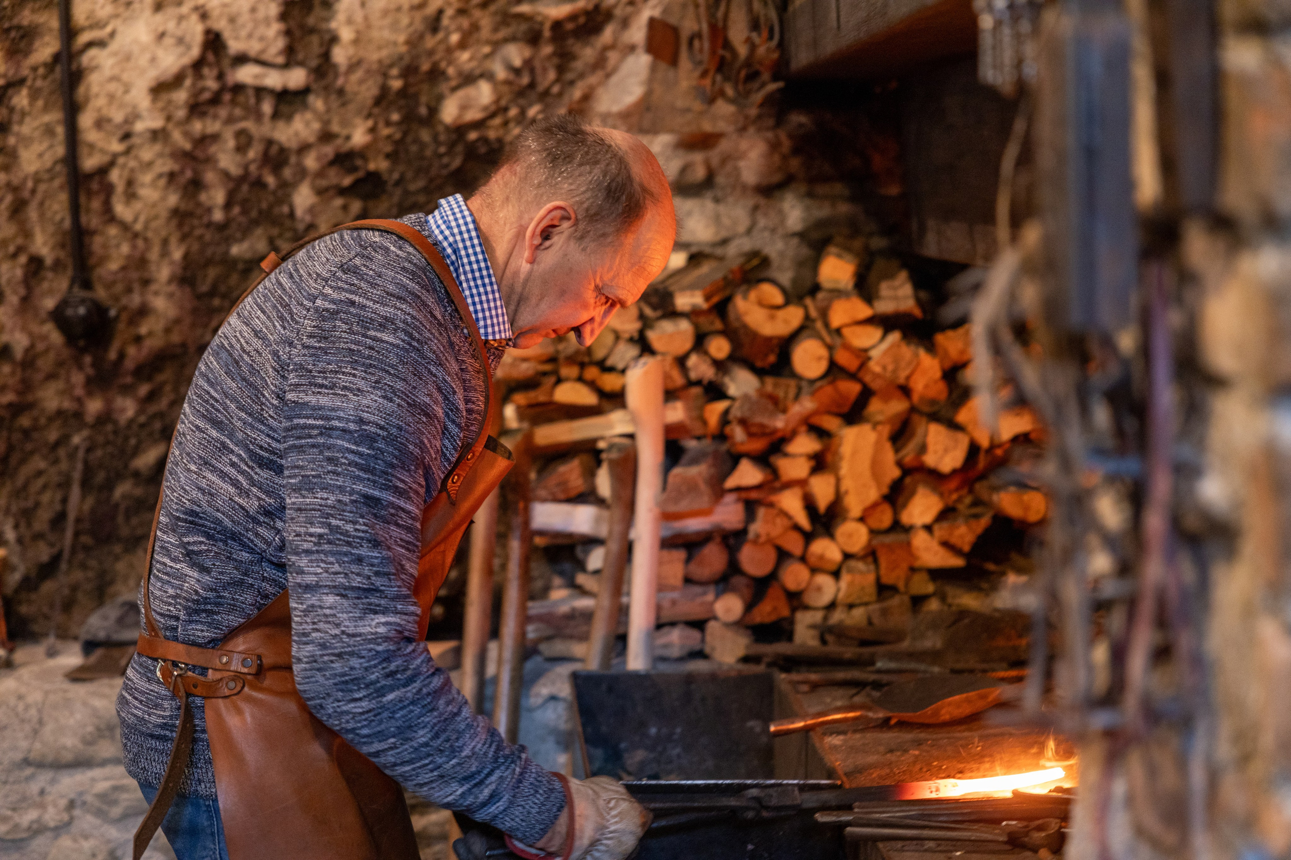 Schmied, Goldegg, 2024. Guzel Kolobova| Fotografin| Salzburg