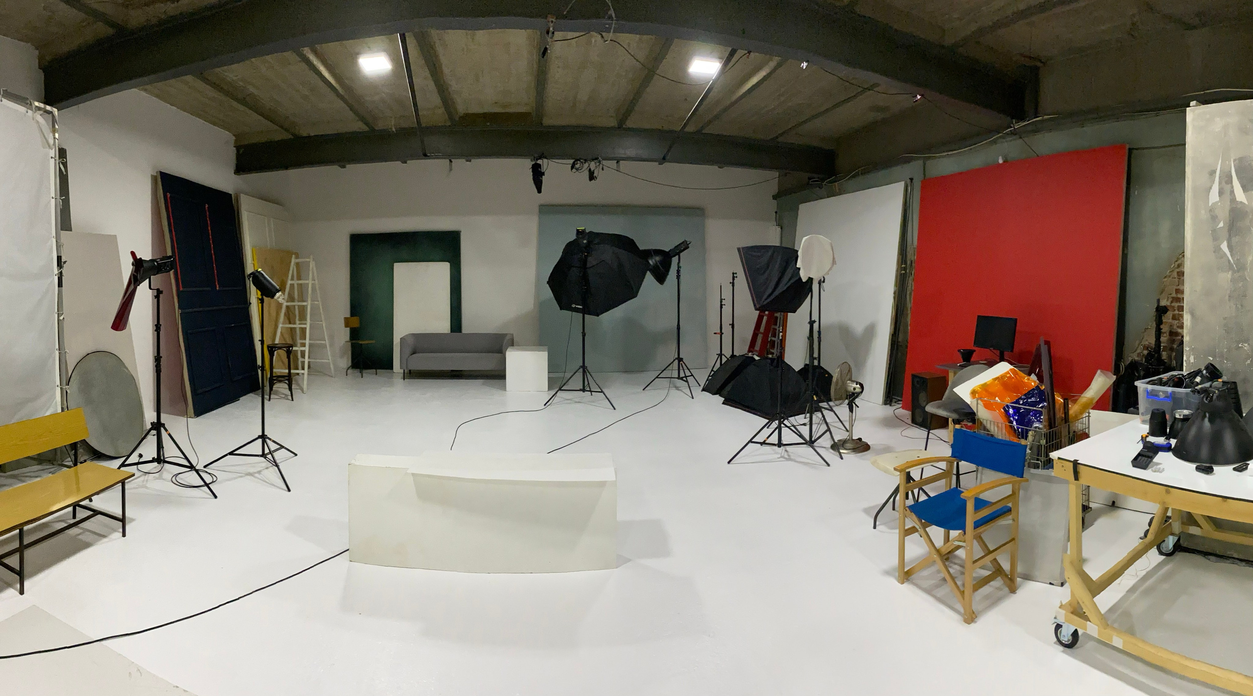 Studio Photogenic. Commercial and studio photographer in Belgrade