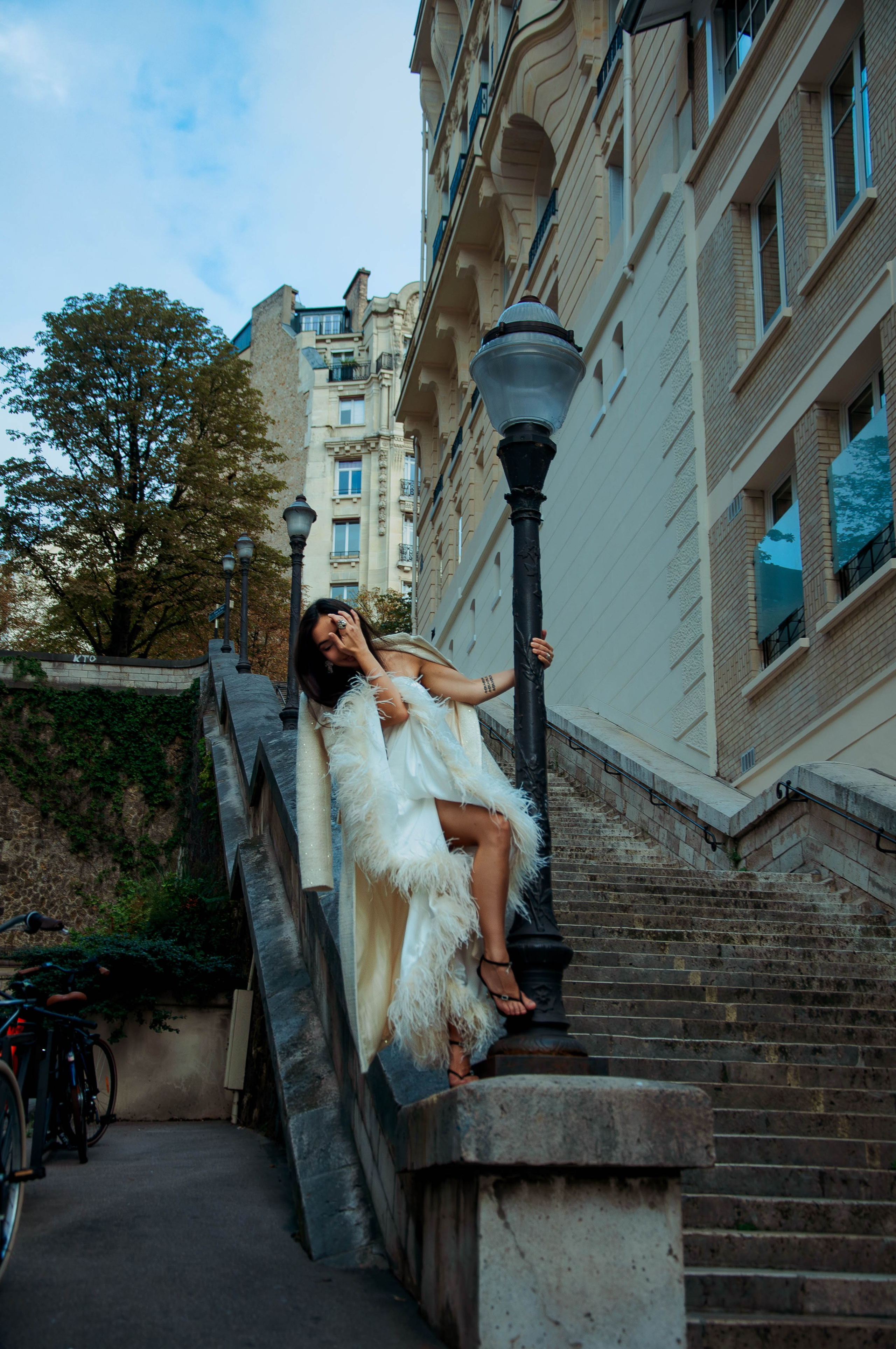 Осенняя фотосессия у Эйфелевой башни. Фотограф в Париже Полина Осипова