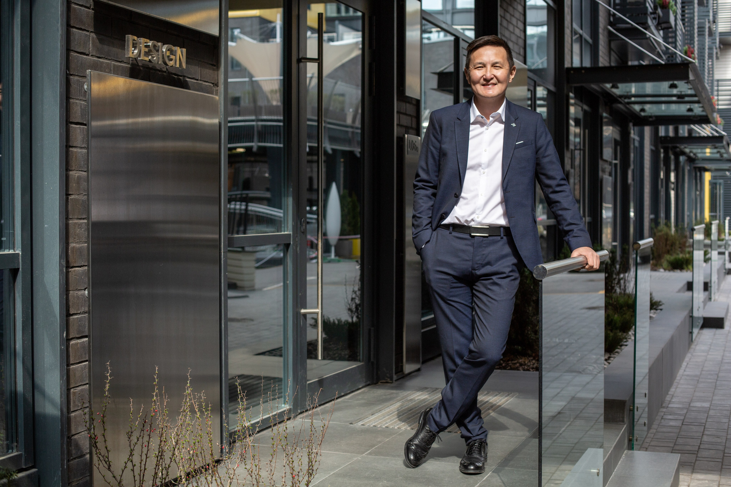 АРСЕН ТОМСКИЙ ОСНОВАТЕЛЬ INDRIVER. Фотостудия рекламной, коммерческой съемки в Улан-Удэ