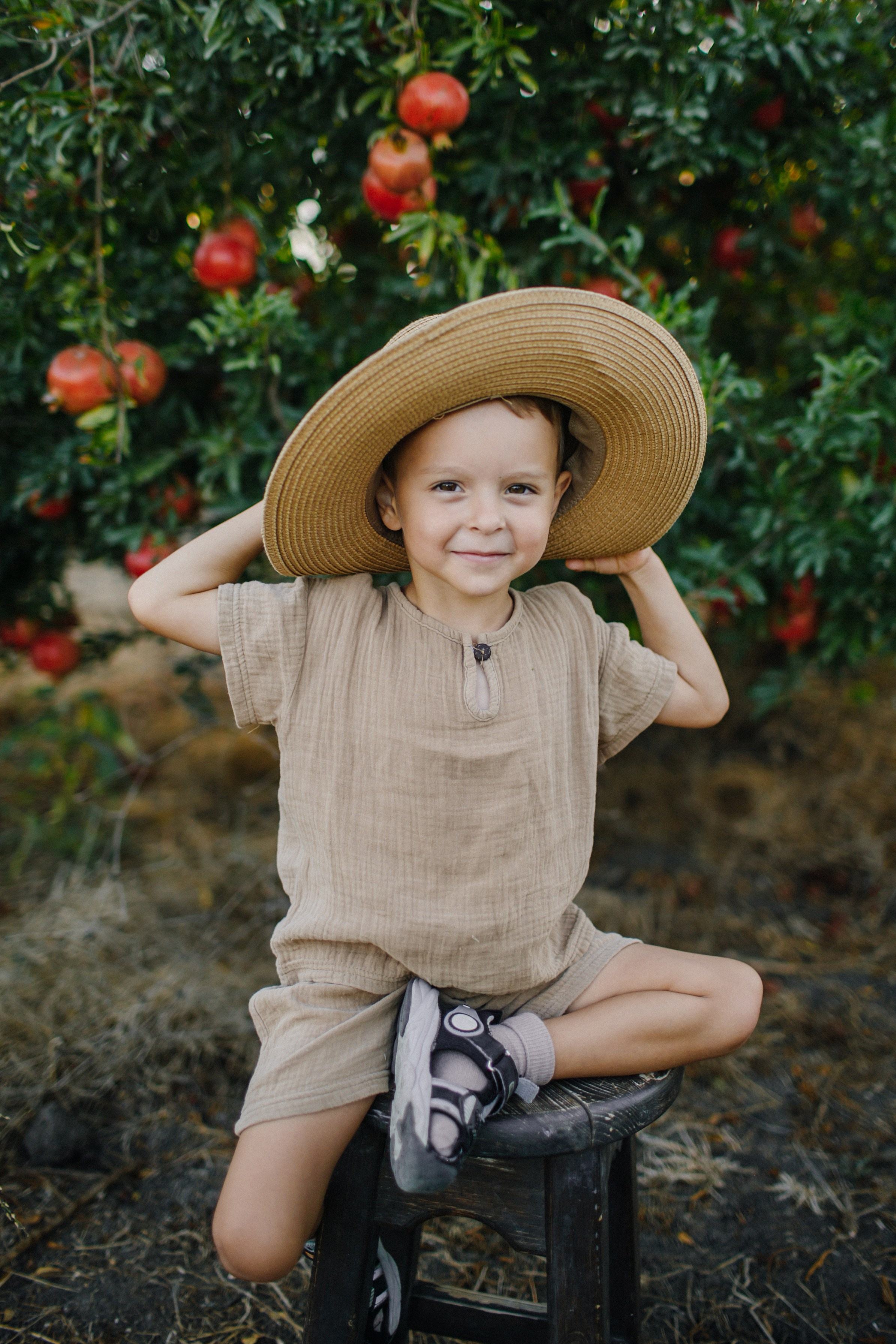 Binyamina garden. Family photographer in Israel