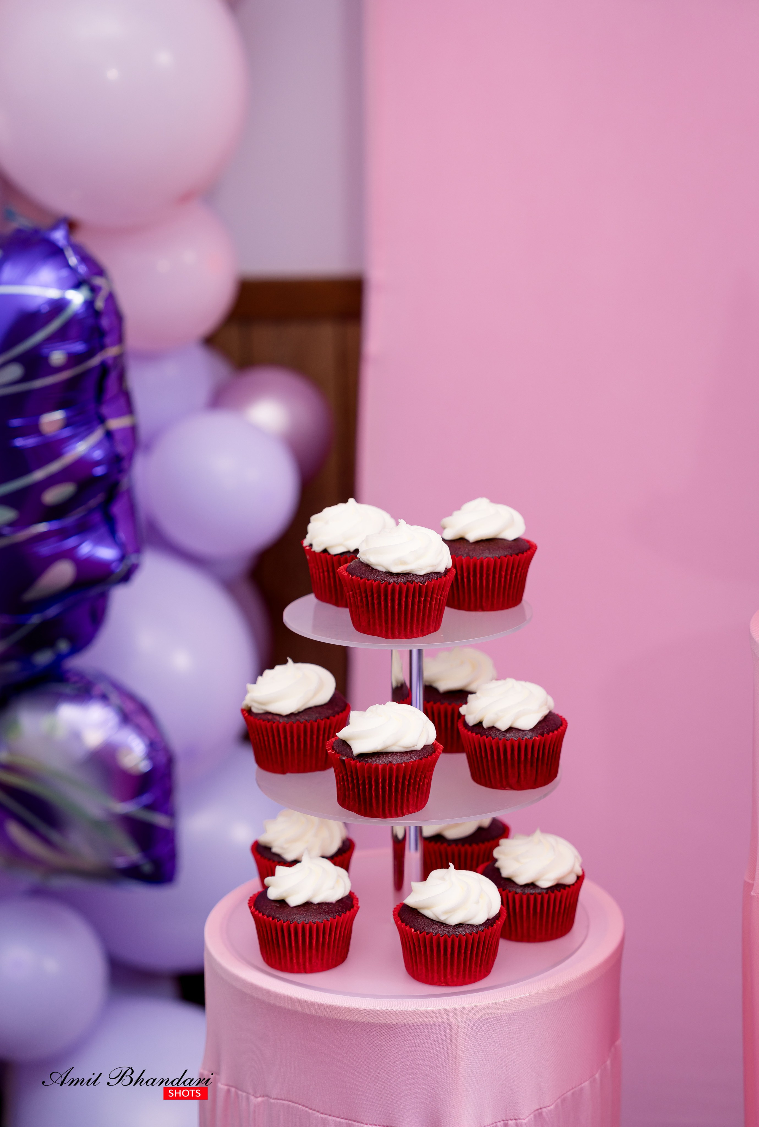 Yuhana’s Cake Smash Session. Freelance Photographer in Newcastle & Central Coast