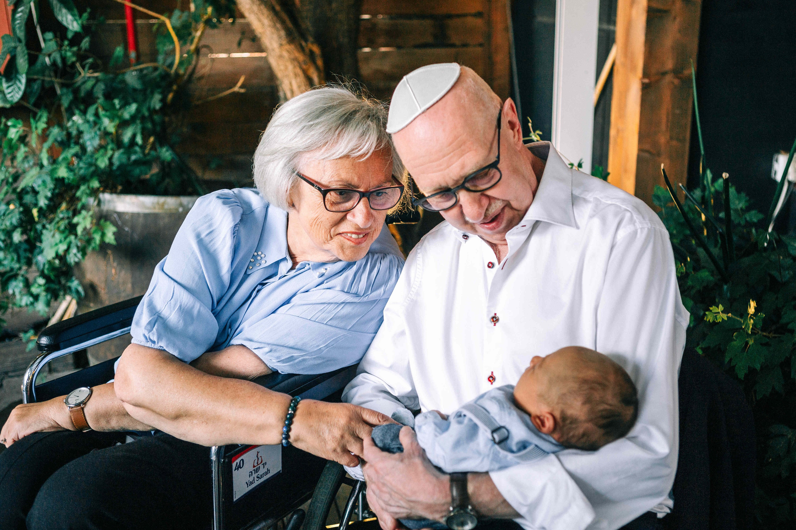 BRIT MILA (BIG EVENT). PHOTOGRAPHER IN ISRAEL