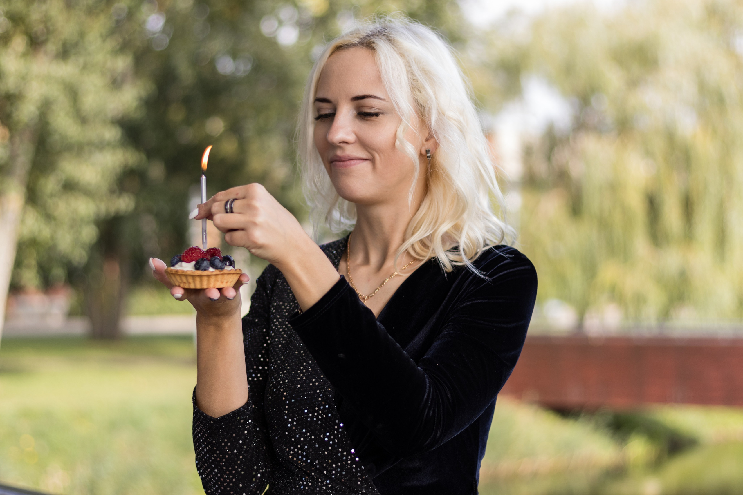 Фотосессия с кексом и свечкой на день рождения