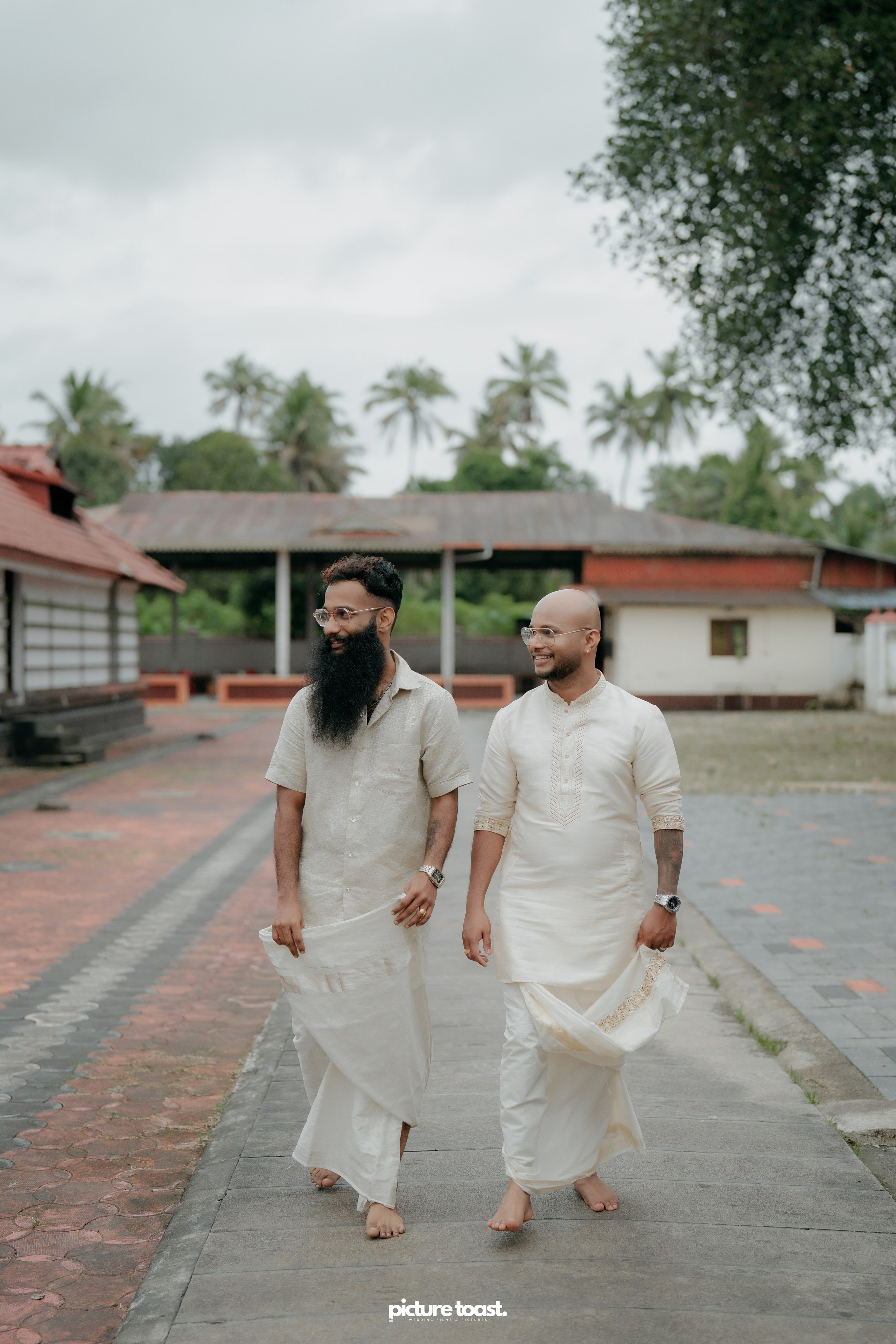 Traditional Kerala Hindu Wedding Ft. Anusree & Vishnu. Fine art Wedding Photographers in India & Canada