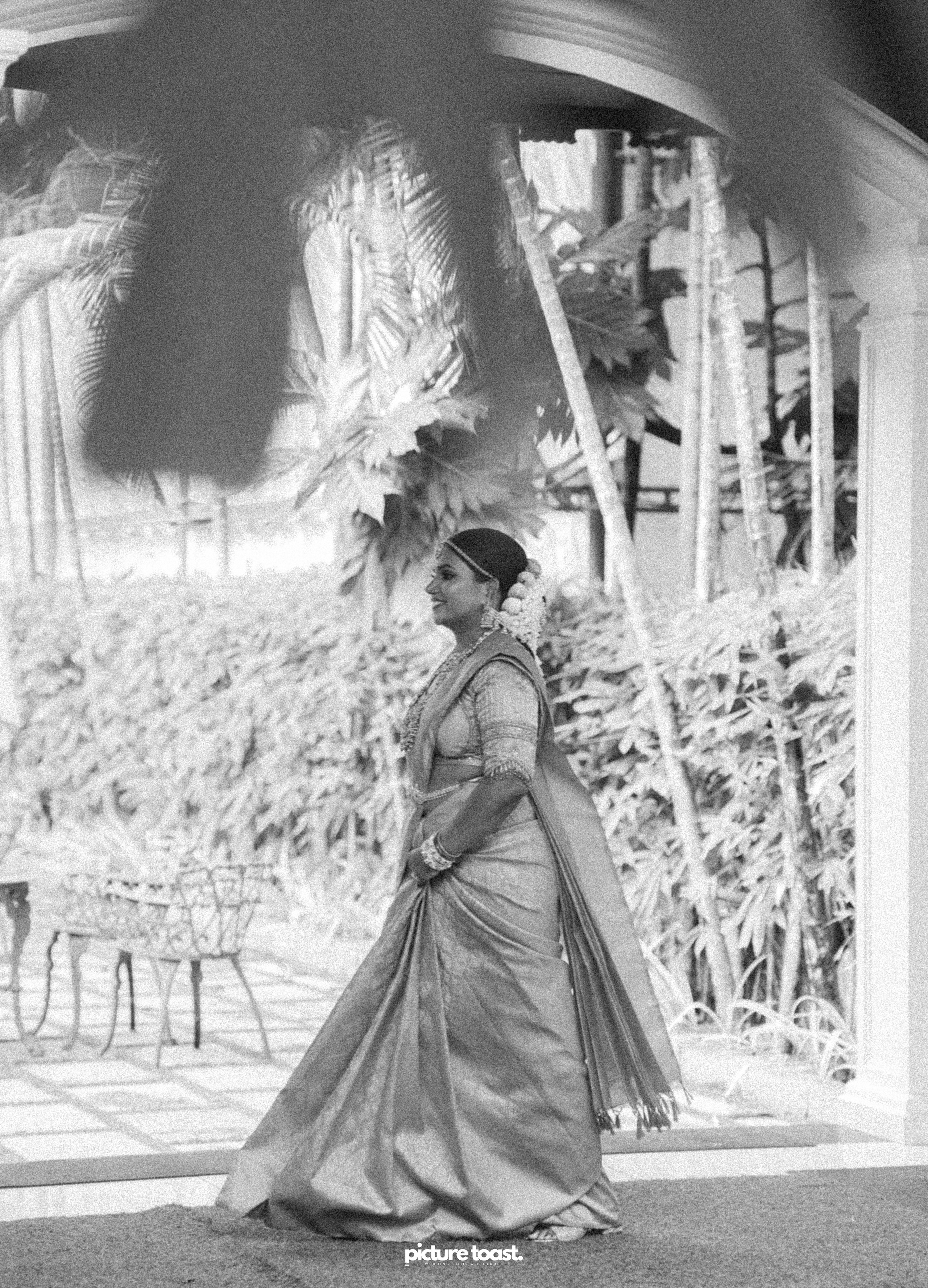 Traditional Kerala Hindu Wedding Ft. Anusree & Vishnu. Fine art Wedding Photographers in India & Canada