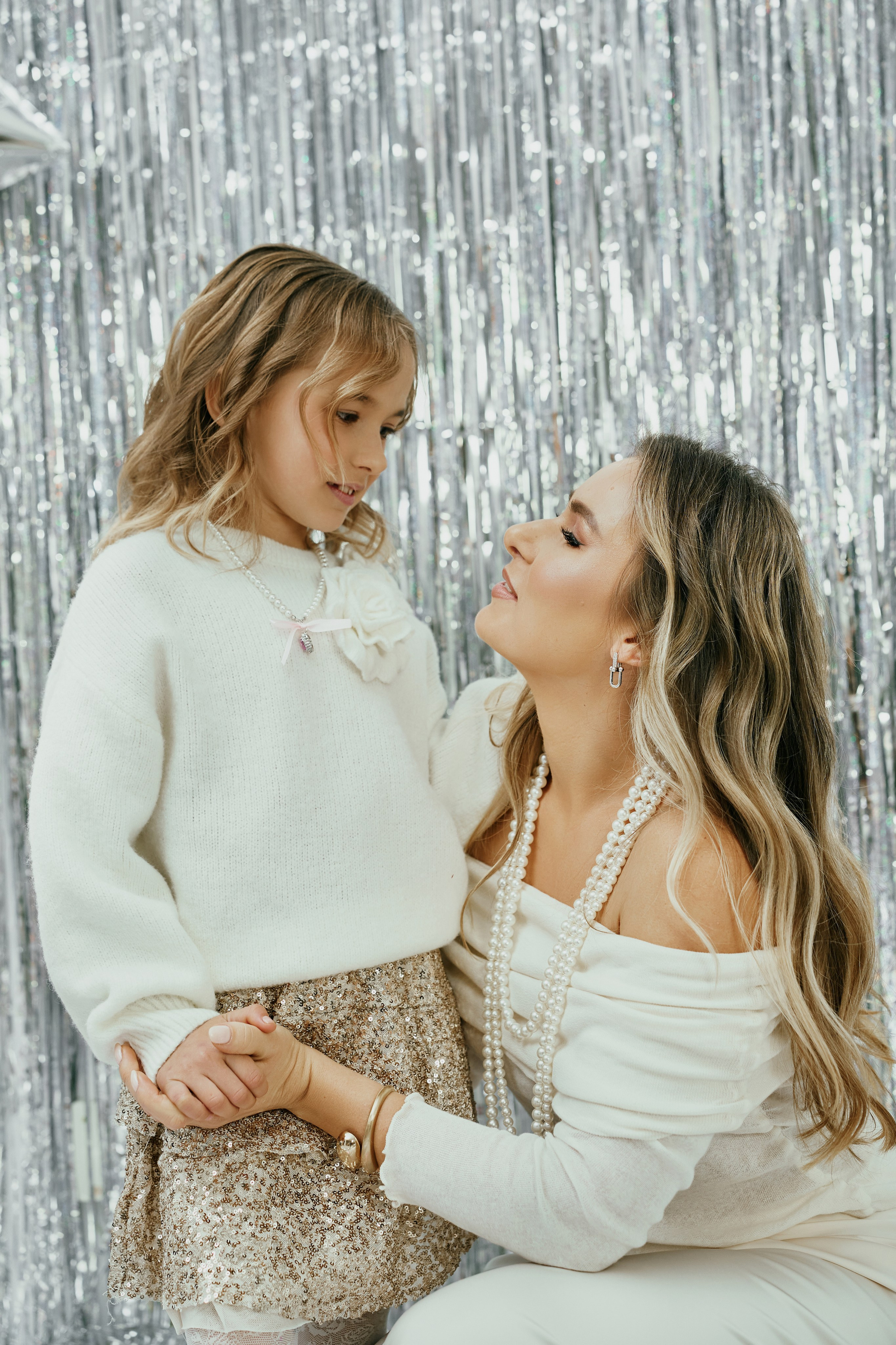 Кристина и Полина. Новый год 2025. Фотограф в Барселоне Жанна Захарченко