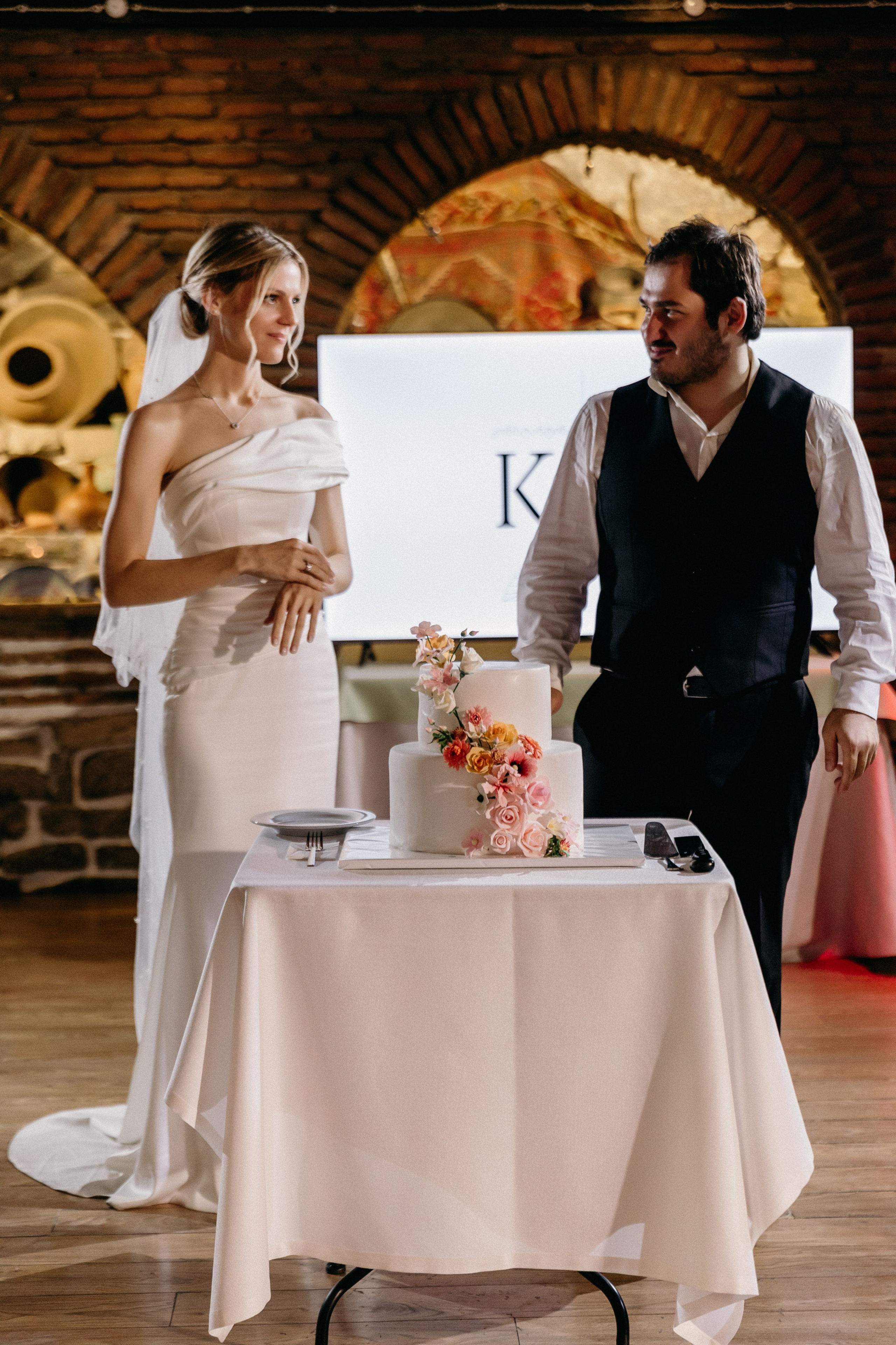 Alexandra & Koba. Photographer Anna Nazarenko