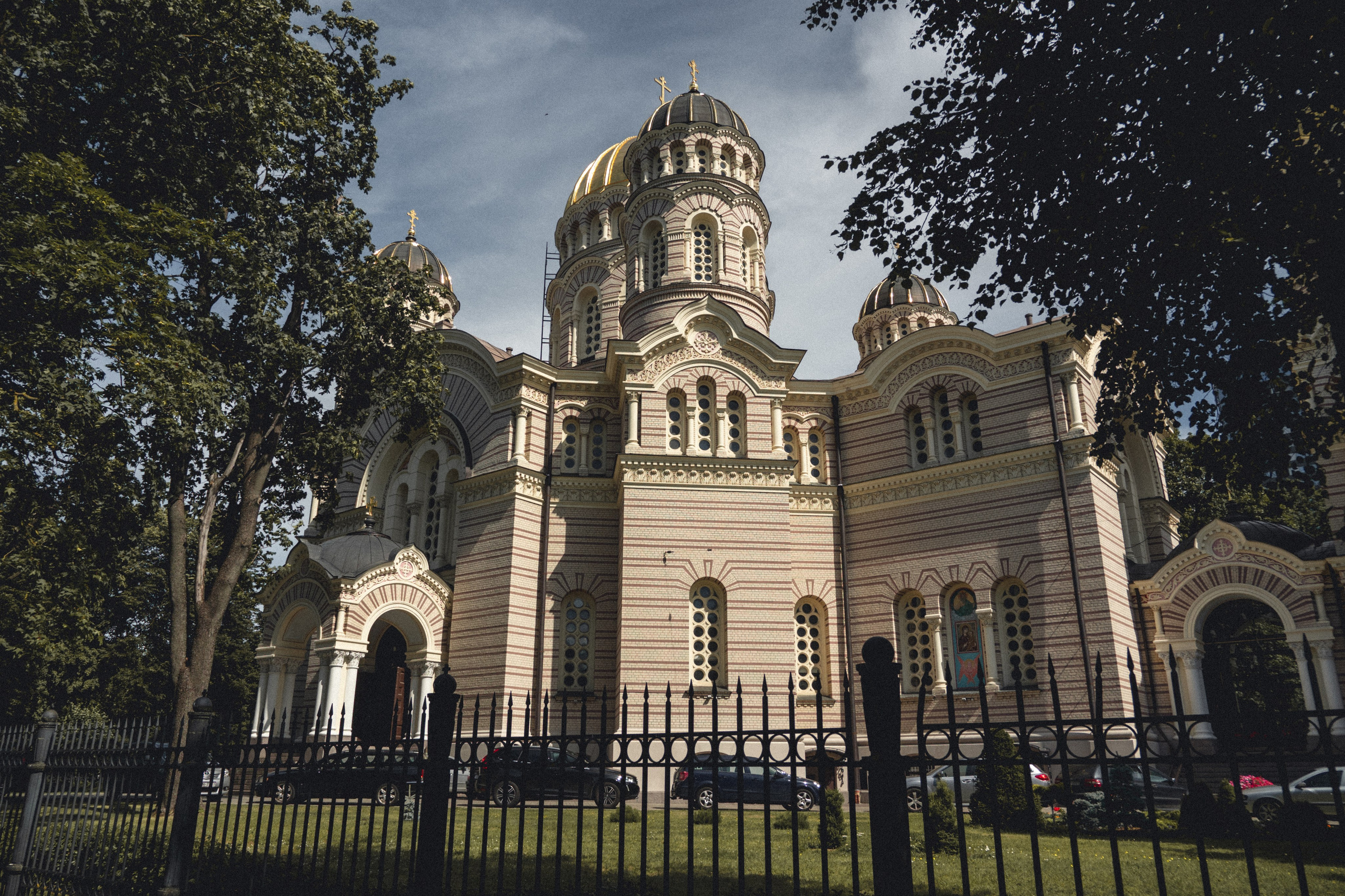 Voyage à Riga. Photographe sur Cote d’Azur. Portraits de familles, couples, enfants, événements