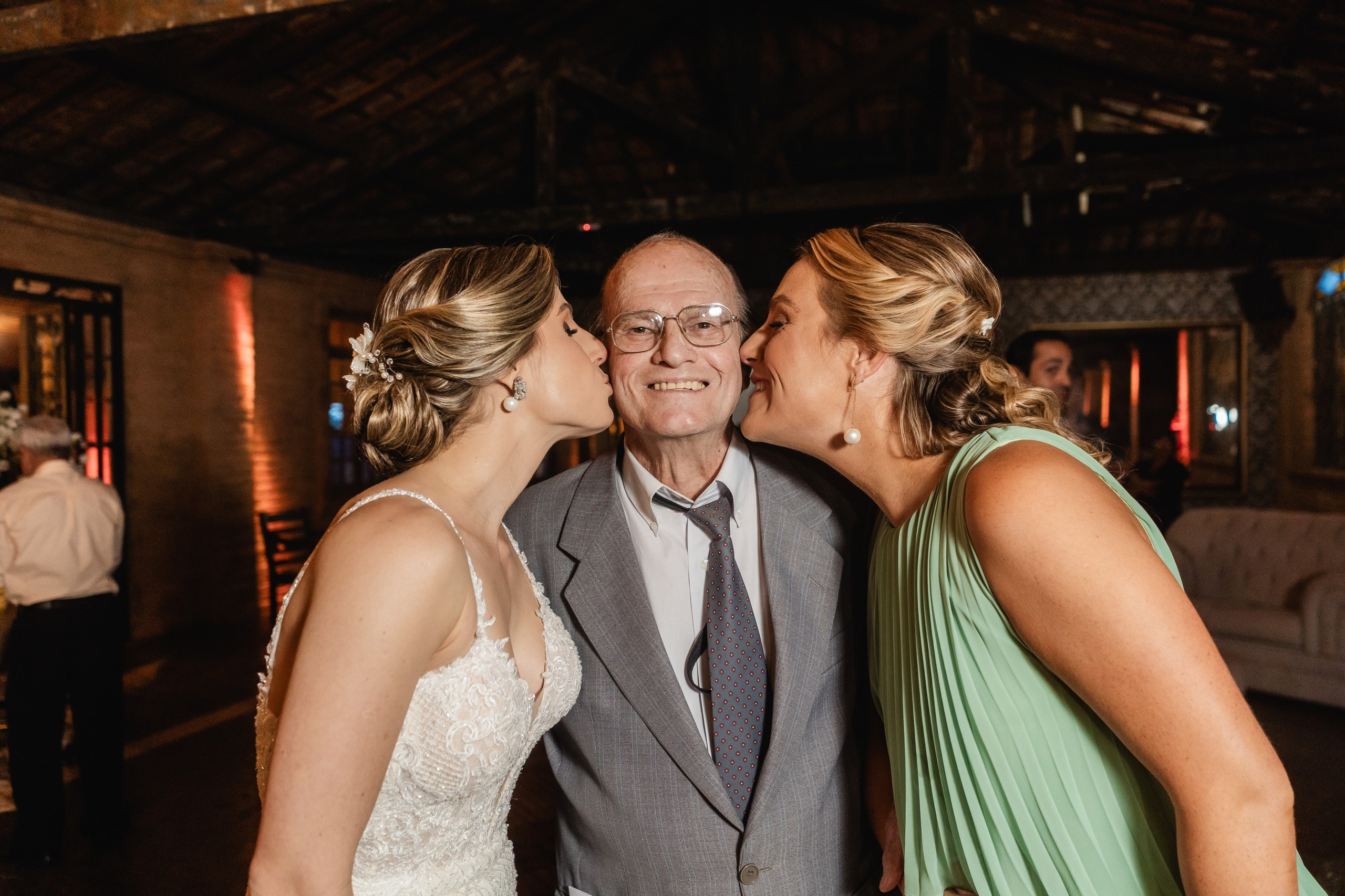 Casamento Natalia e Thiago — Alvorada. Fotógrafo de casamento e Filmmaker de casamento