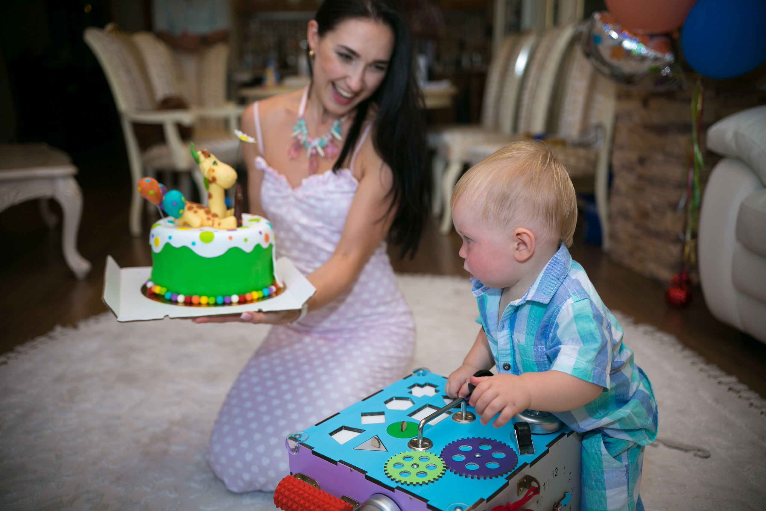 Kids birthday at home. Photographer Vlad Boytsoff