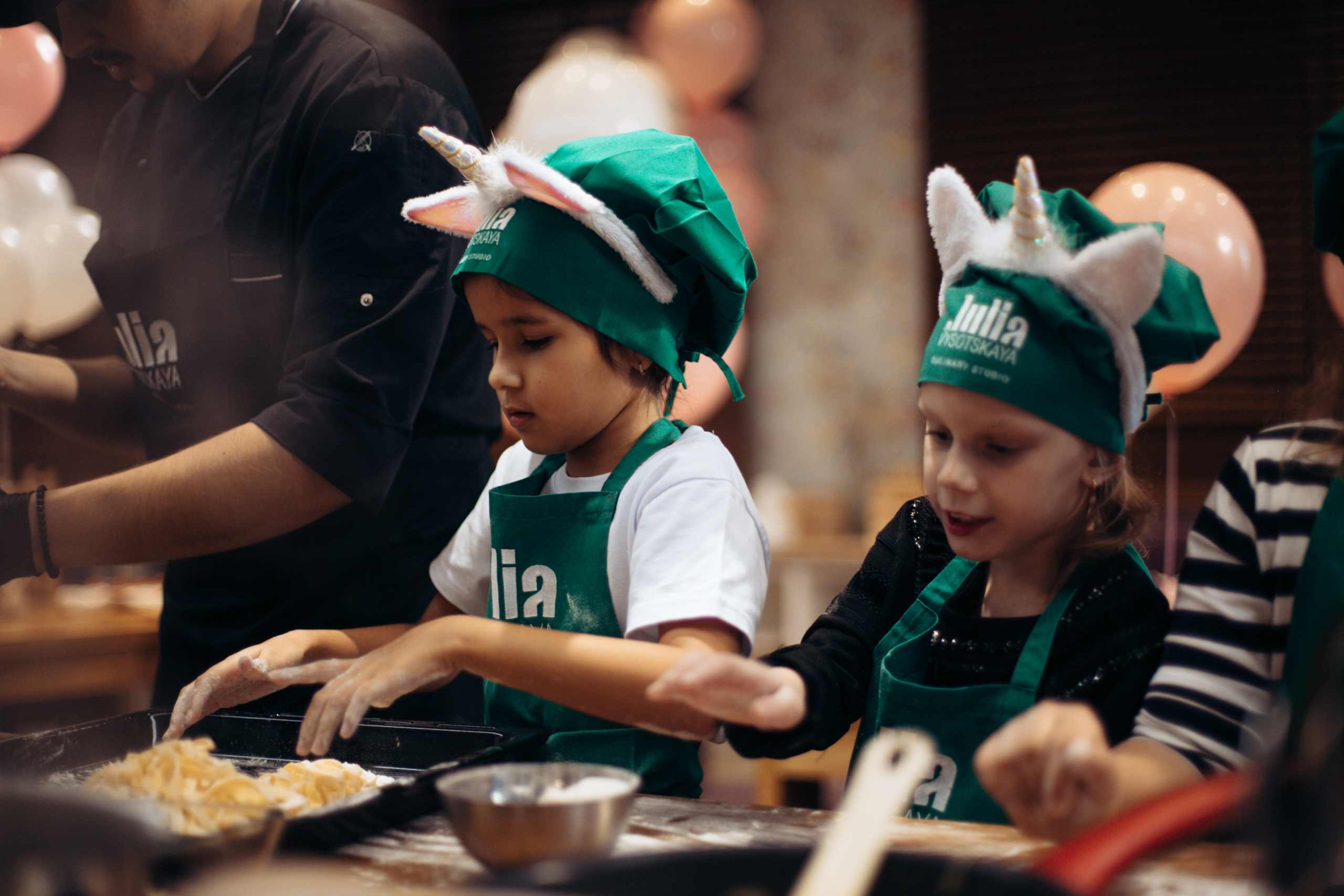 The kitchen studio of Y. Vysotskaya. Kids birthday. Photographer Vlad Boytsoff