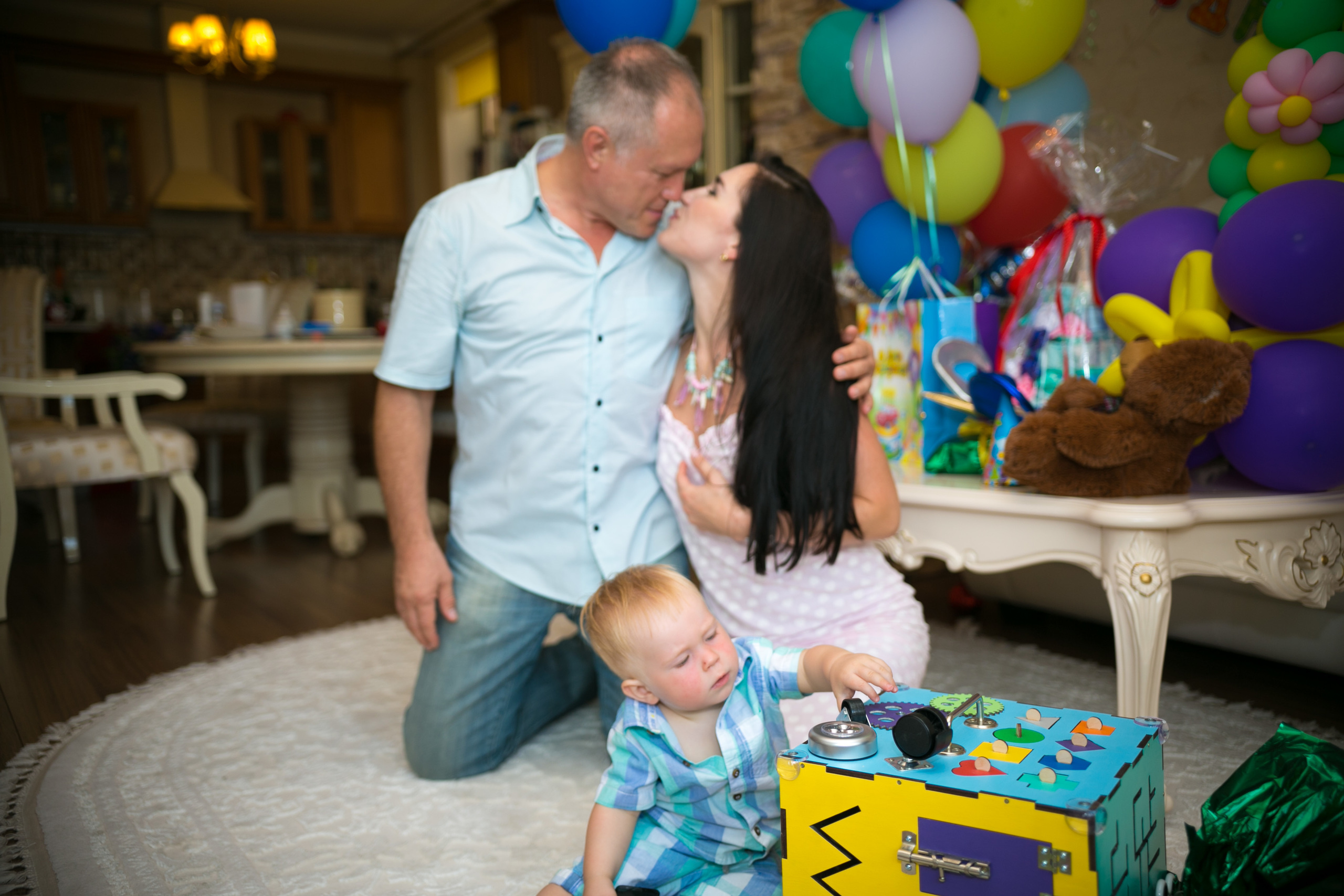 Kids birthday at home. Photographer Vlad Boytsoff