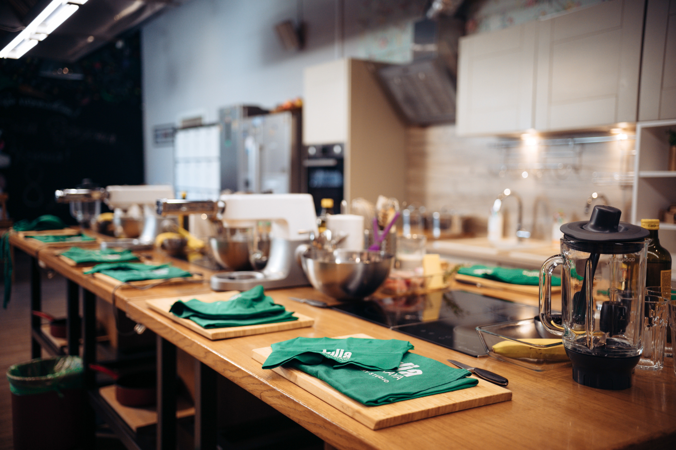 The kitchen studio of Y. Vysotskaya. Kids birthday. Photographer Vlad Boytsoff