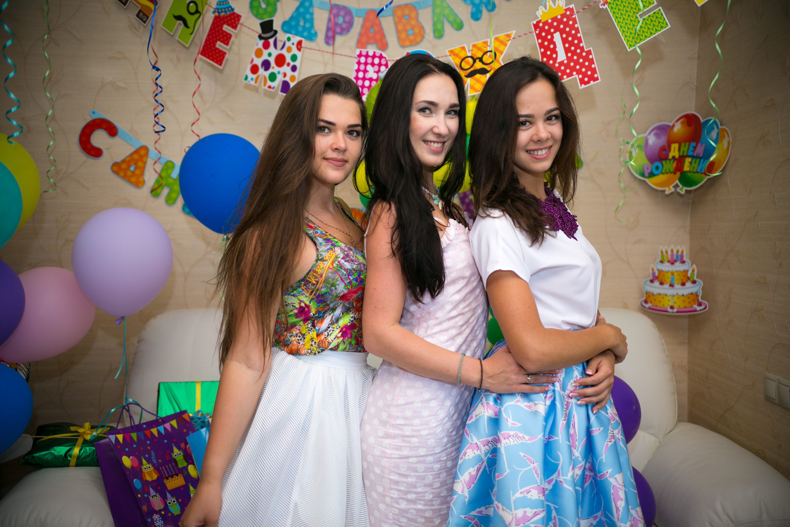 Kids birthday at home. Photographer Vlad Boytsoff