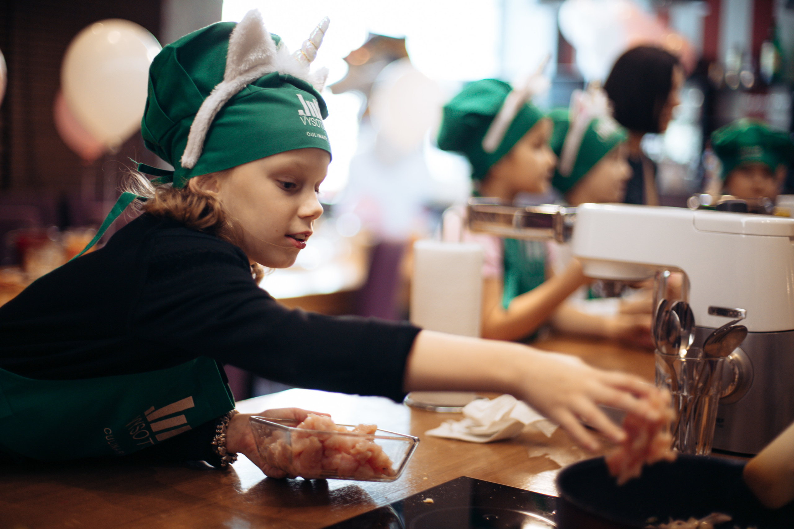 The kitchen studio of Y. Vysotskaya. Kids birthday. Photographer Vlad Boytsoff